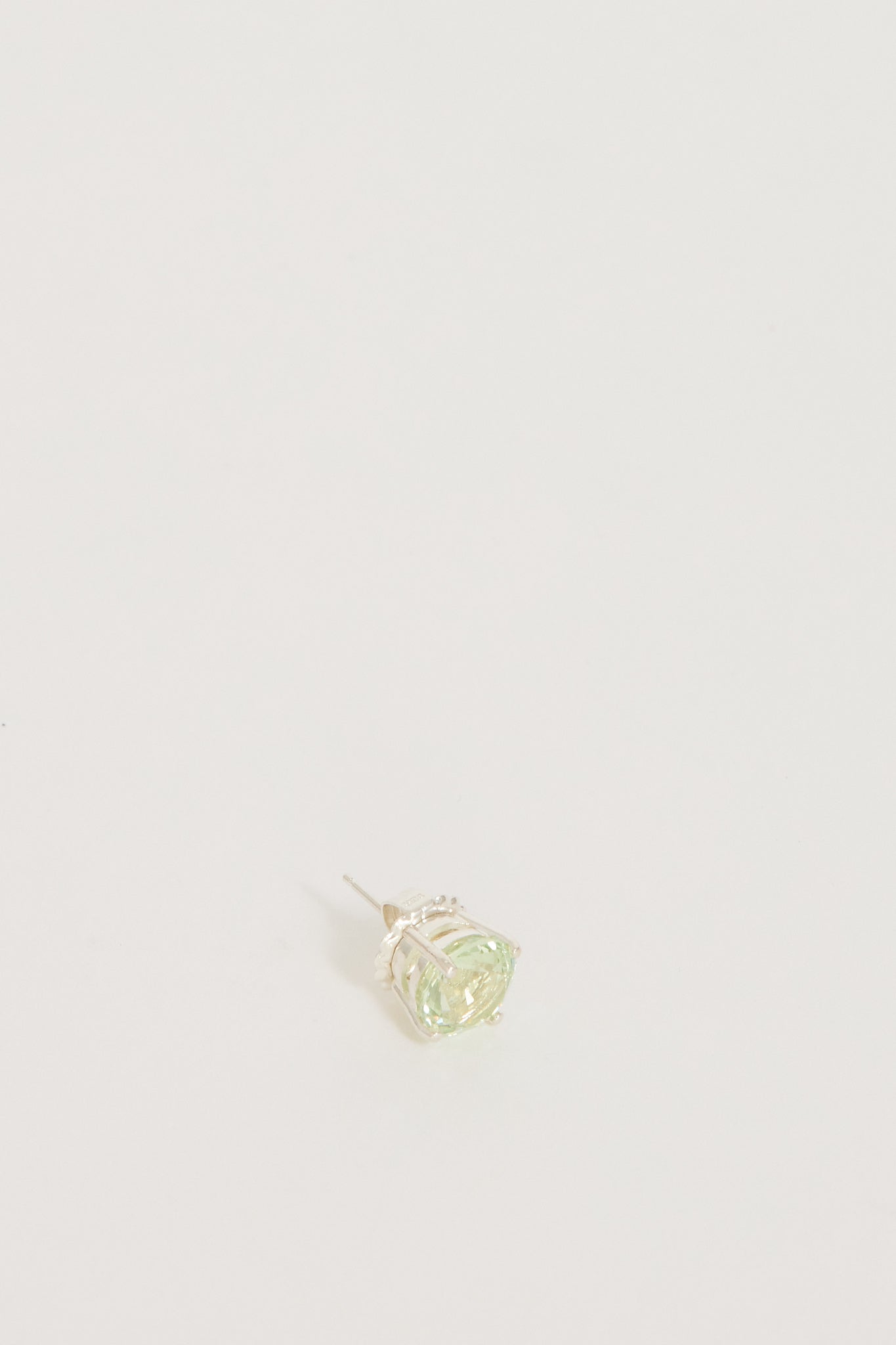 Pseushi | Spinel Stud | Maplestore