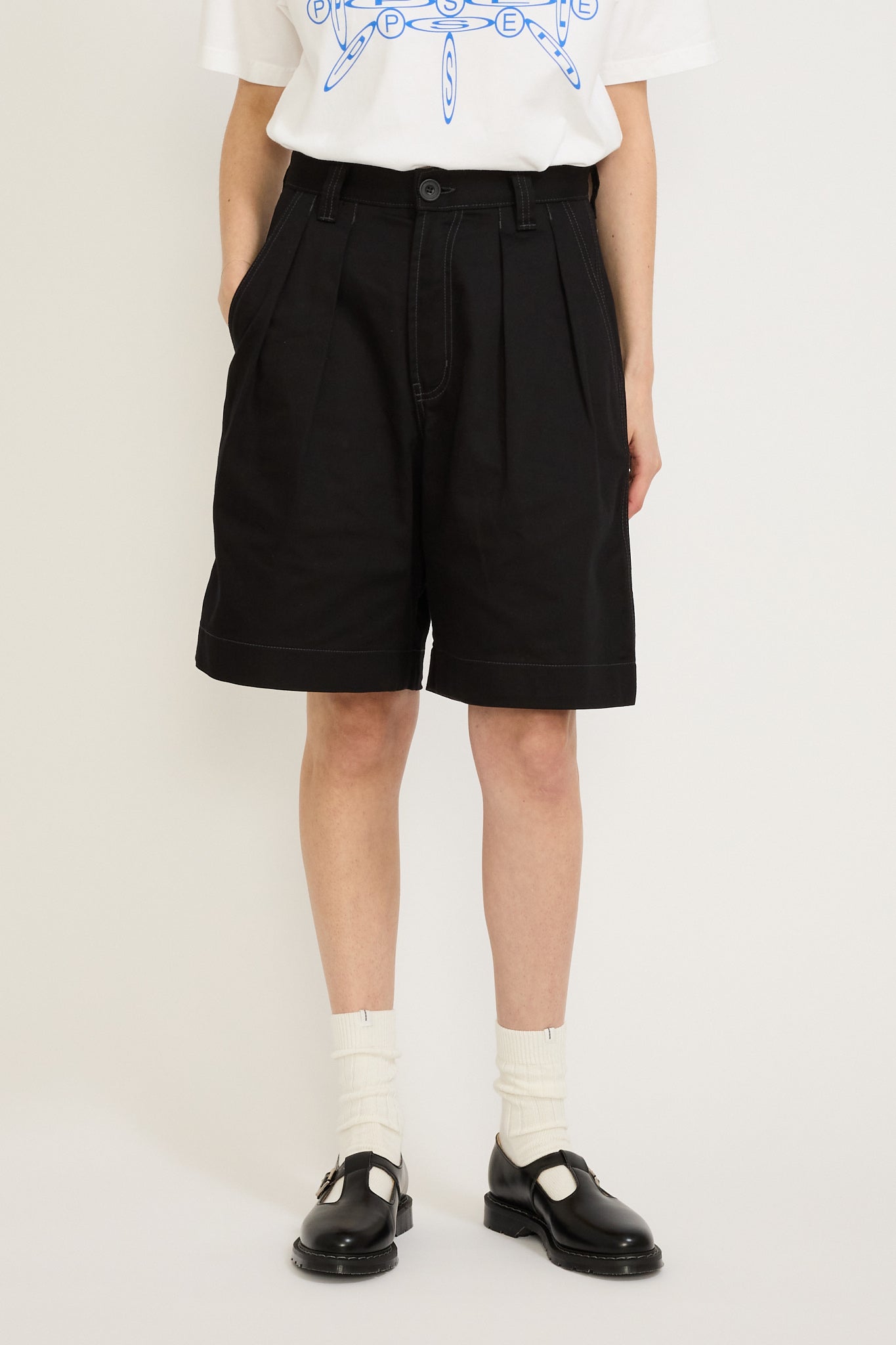 Pleated Oversized Shorts Black/Charcoal Womens