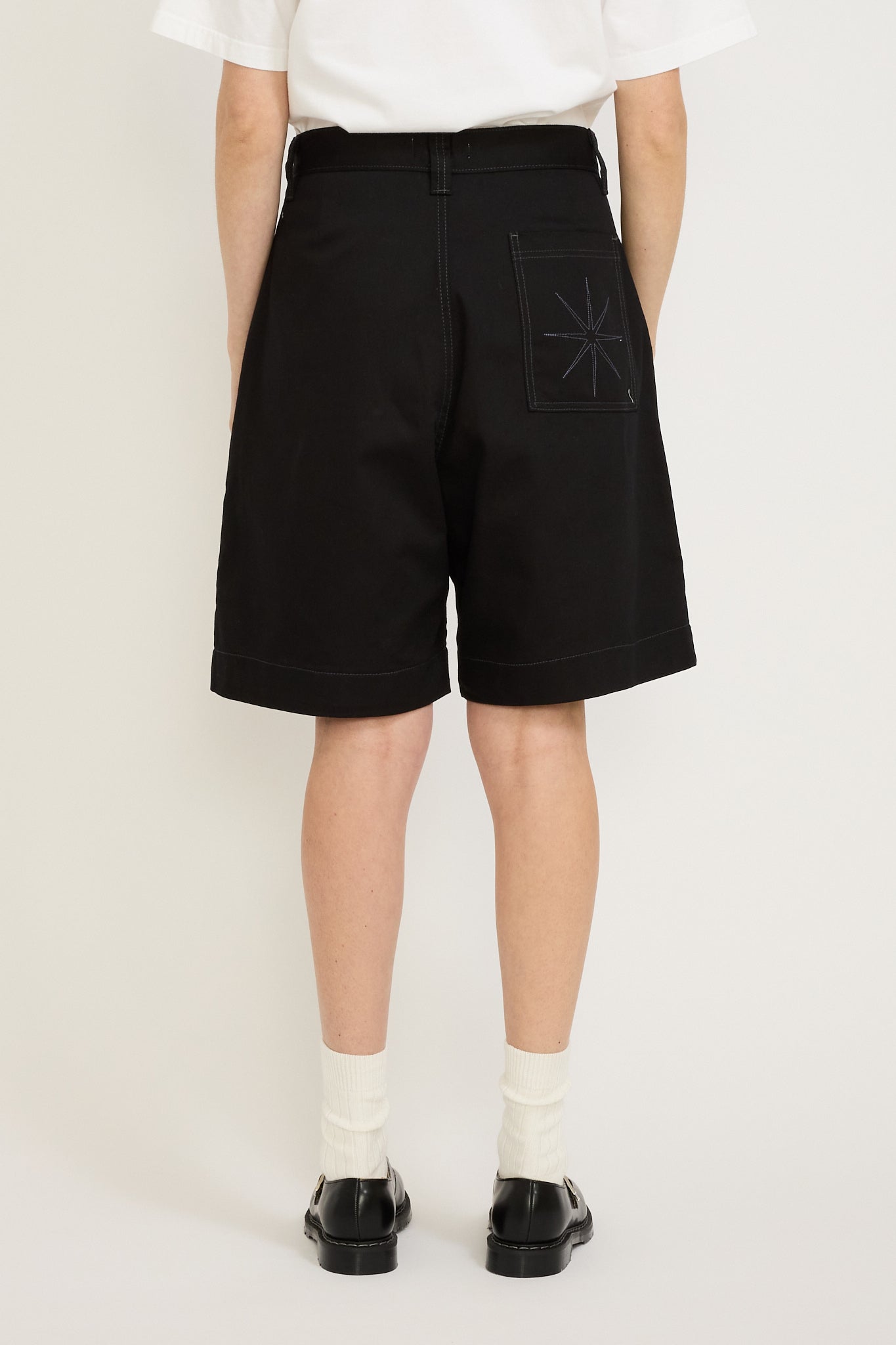 Pseushi | Pleated Oversized Shorts Black/Charcoal Womens | Maplestore