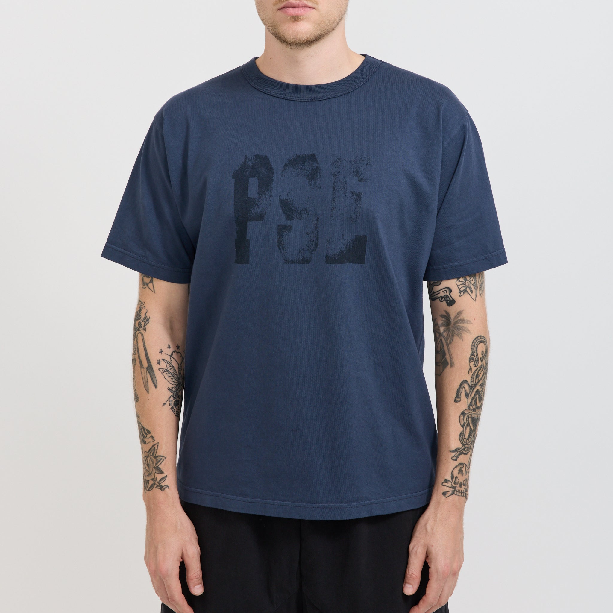 Pseushi | Boot Tee Navy | Maplestore
