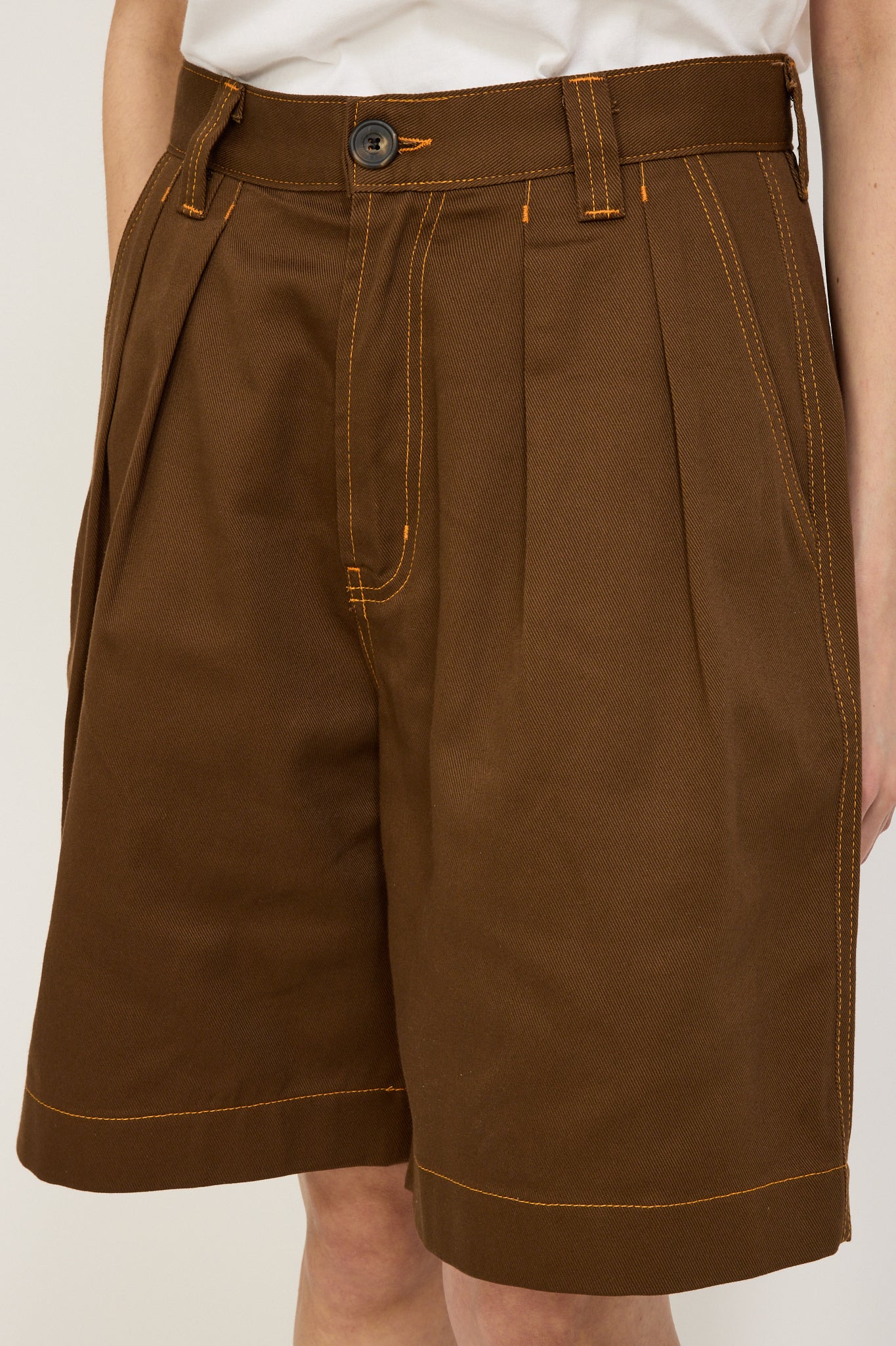 Pseushi | Pleated Oversized Shorts Brown/Orange Womens | Maplestore