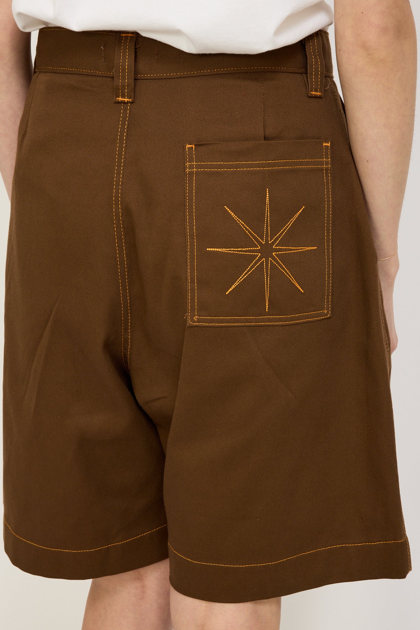 Pseushi | Pleated Oversized Shorts Brown/Orange Womens | Maplestore