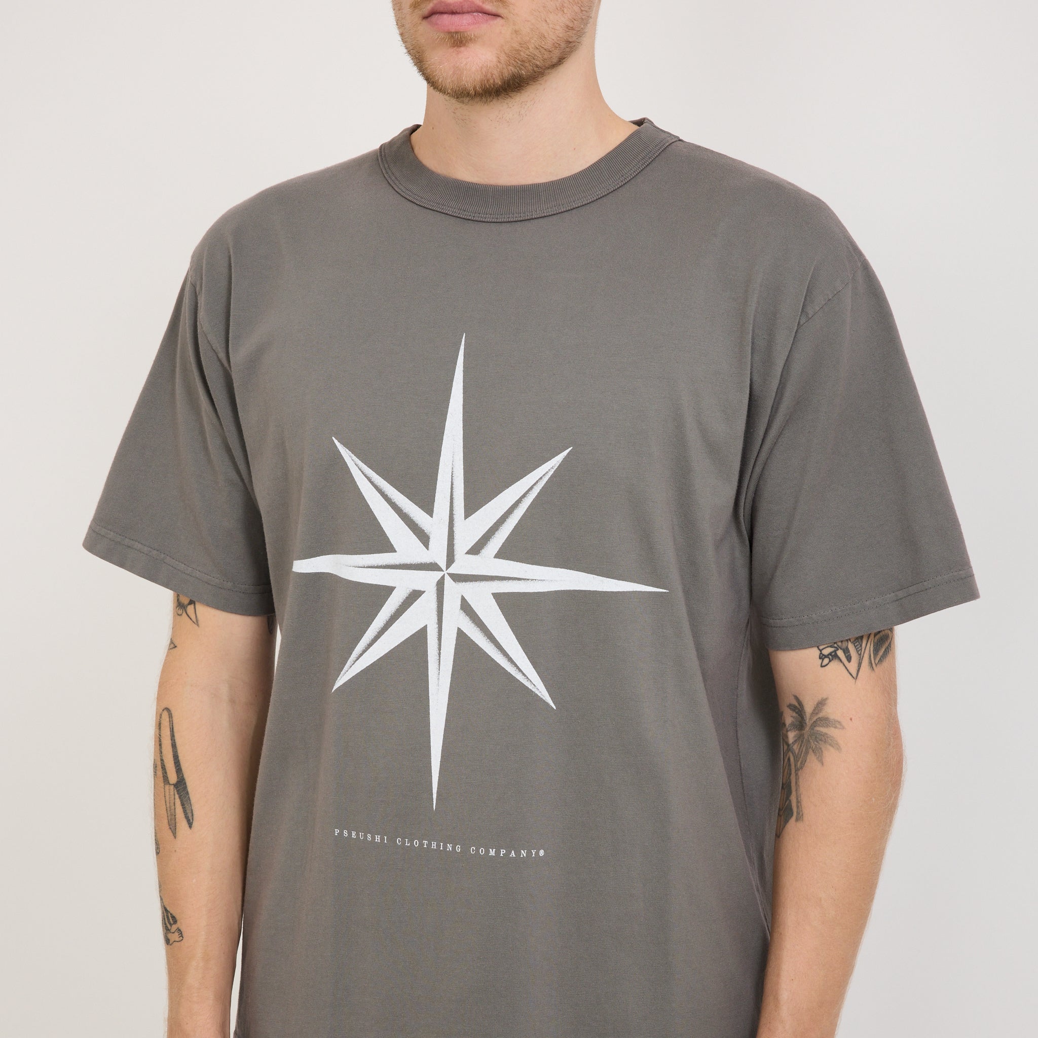 Pseushi | Compass Tee Grey | Maplestore