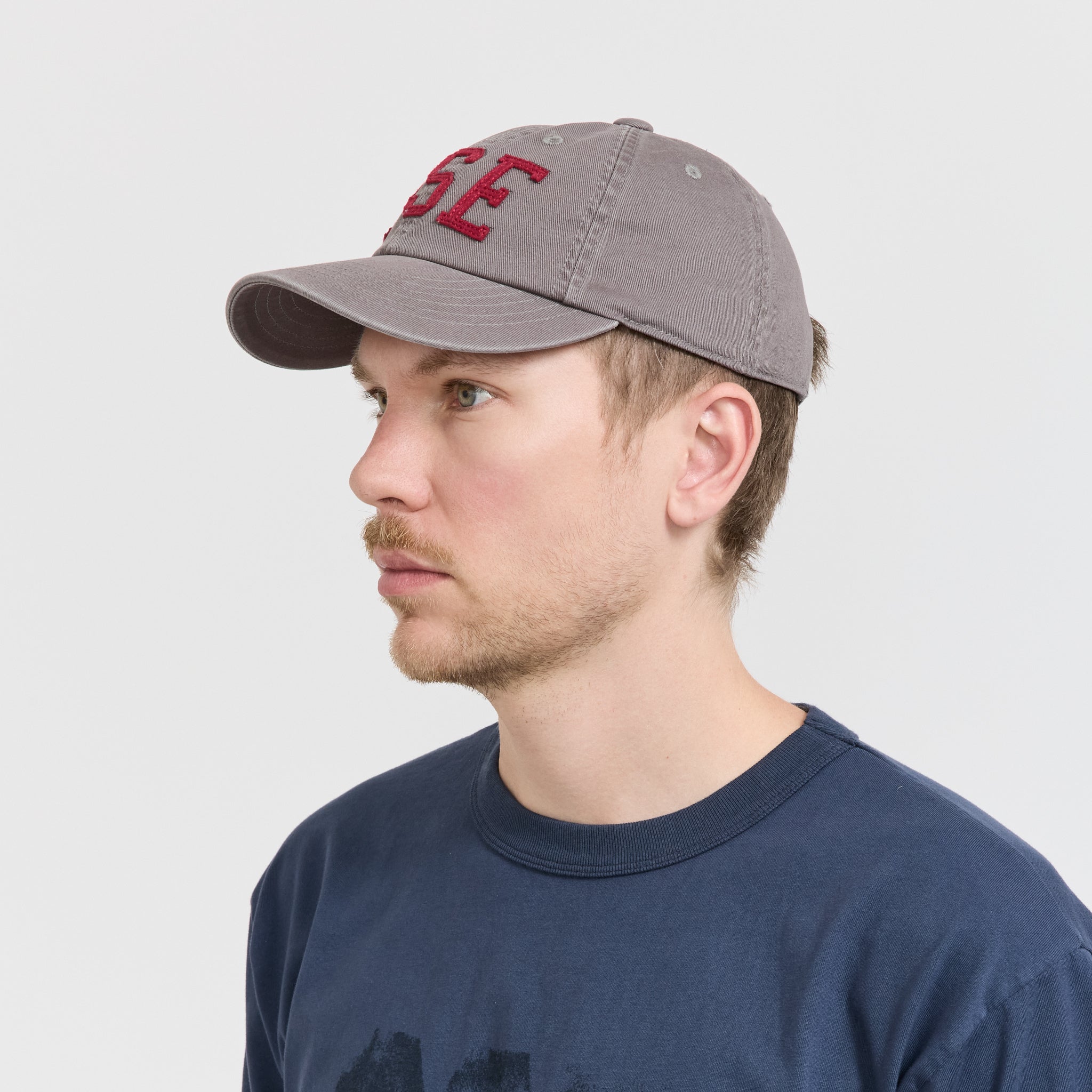 Pseushi | Vintage Lettering Cap Grey/Maroon | Maplestore