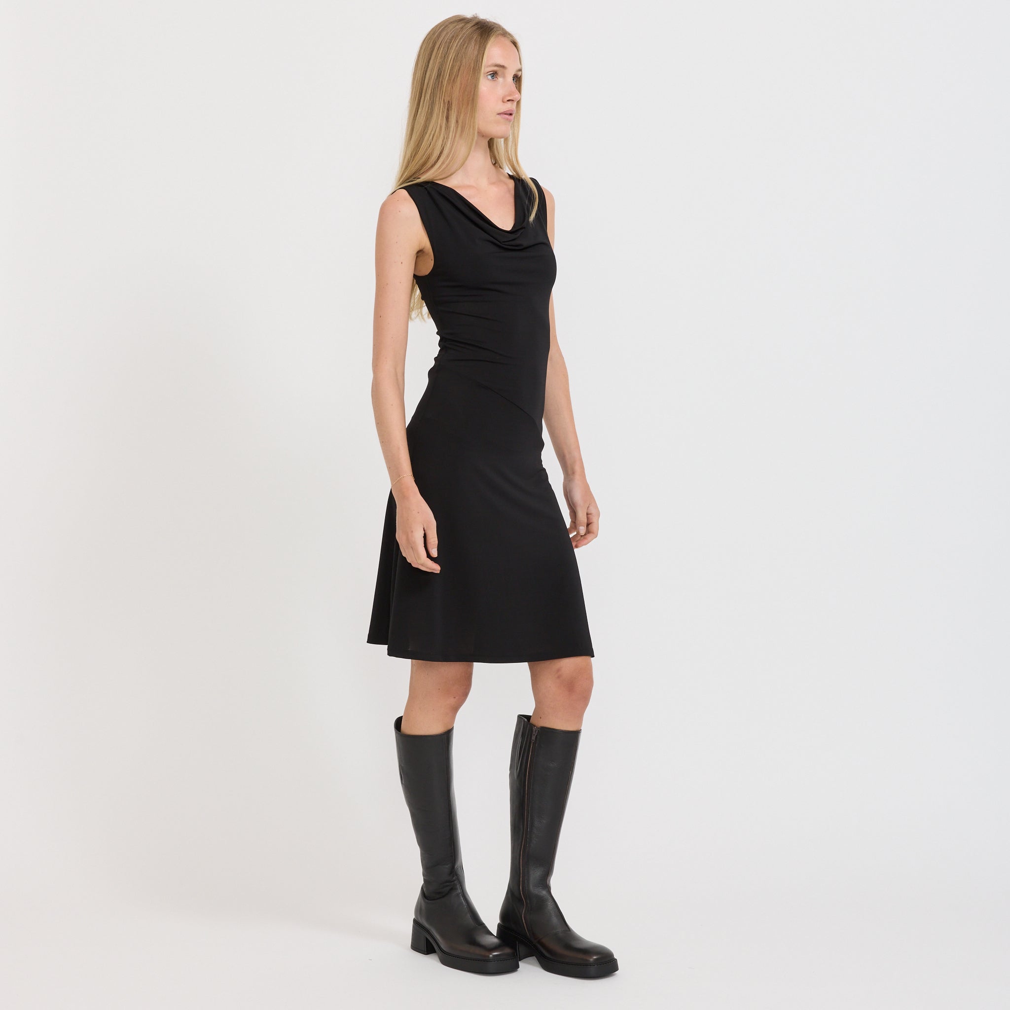 Permanent Vacation | Debut Dress Black | Maplestore