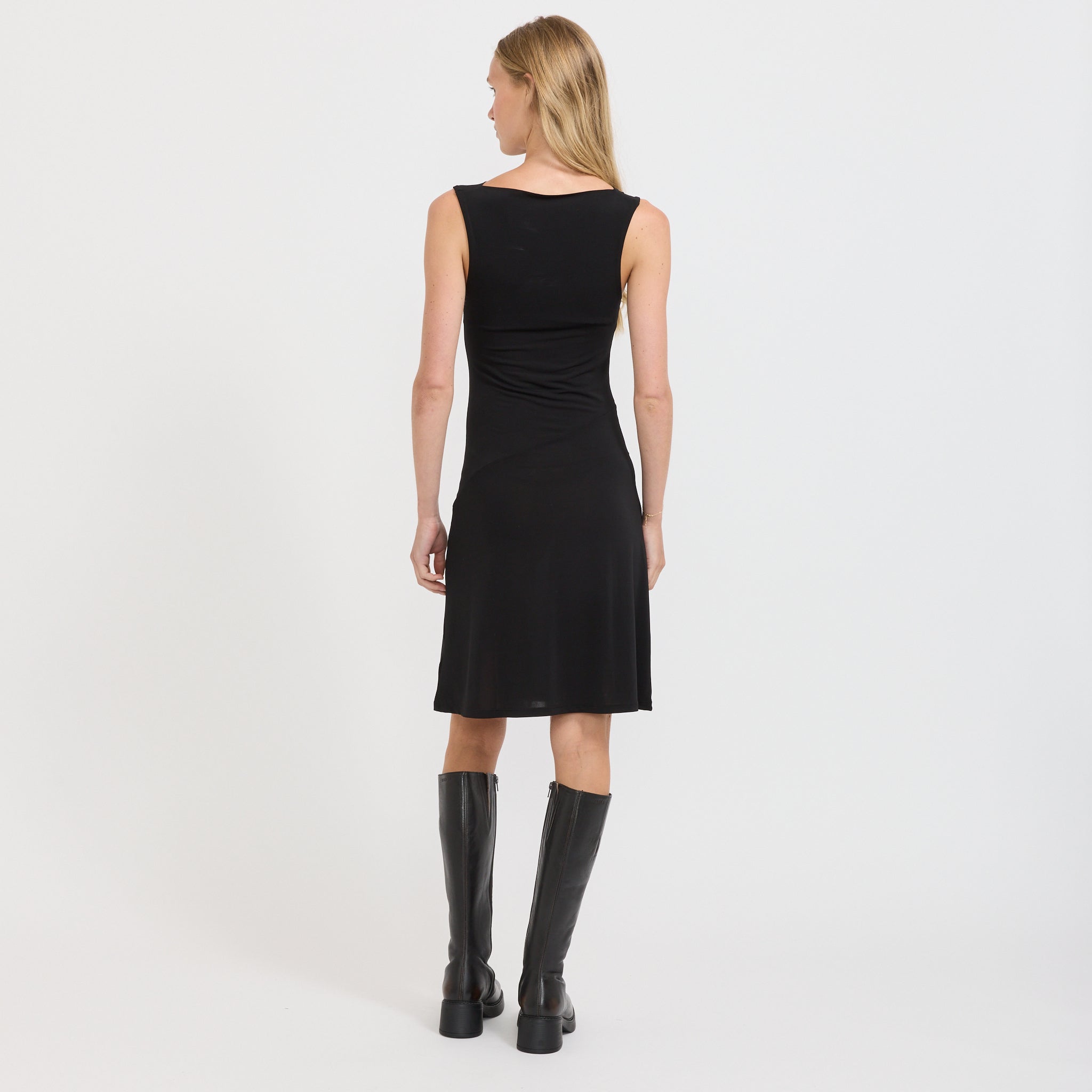 Permanent Vacation | Debut Dress Black | Maplestore