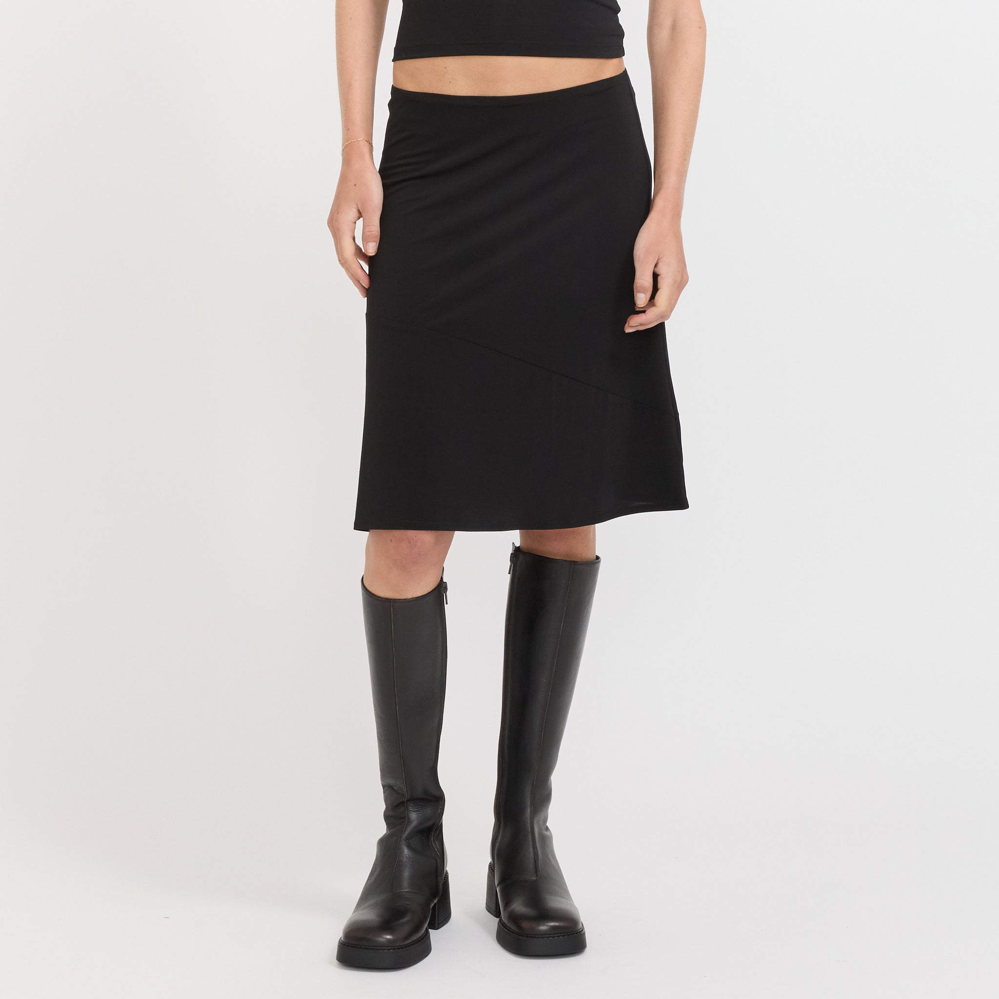 Permanent Vacation | Debut Skirt Black | Maplestore