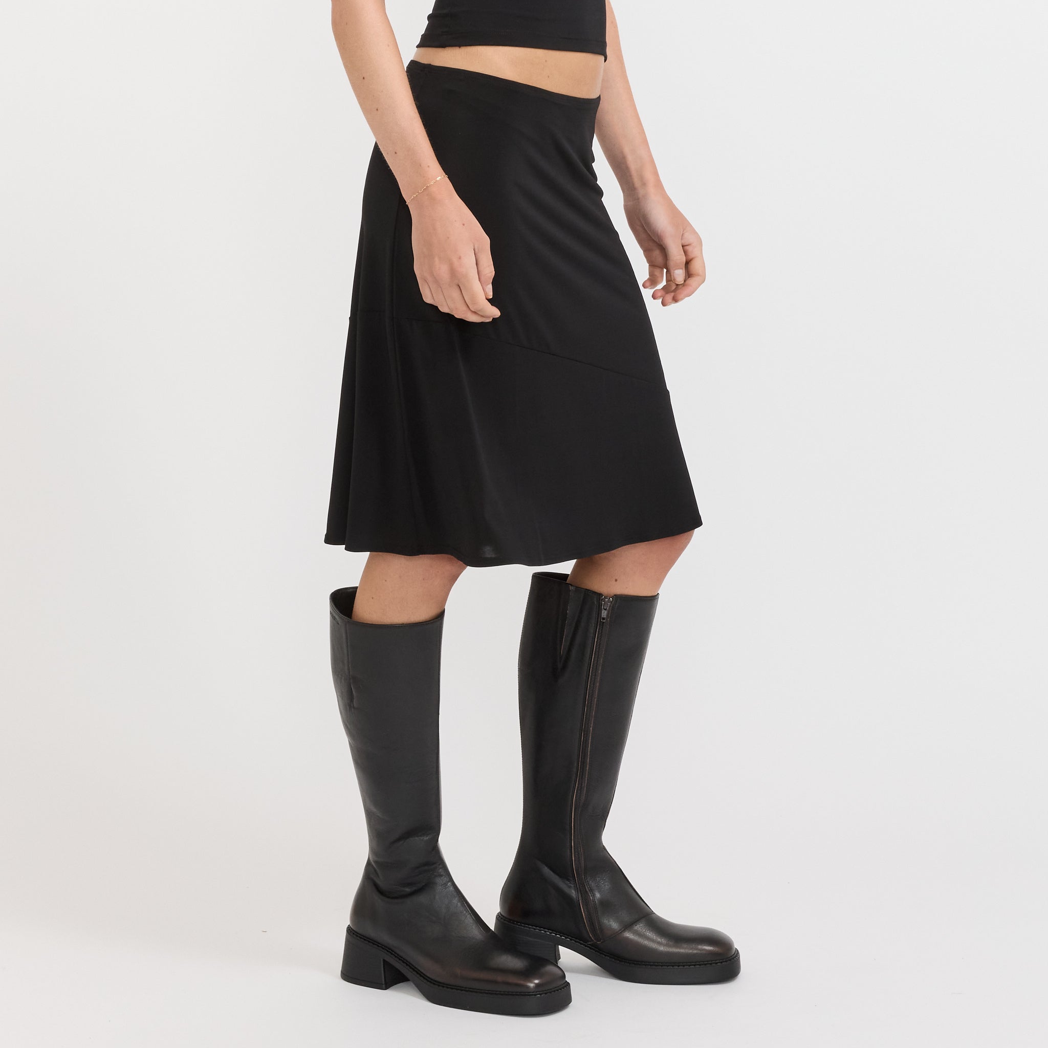 Permanent Vacation | Debut Skirt Black | Maplestore