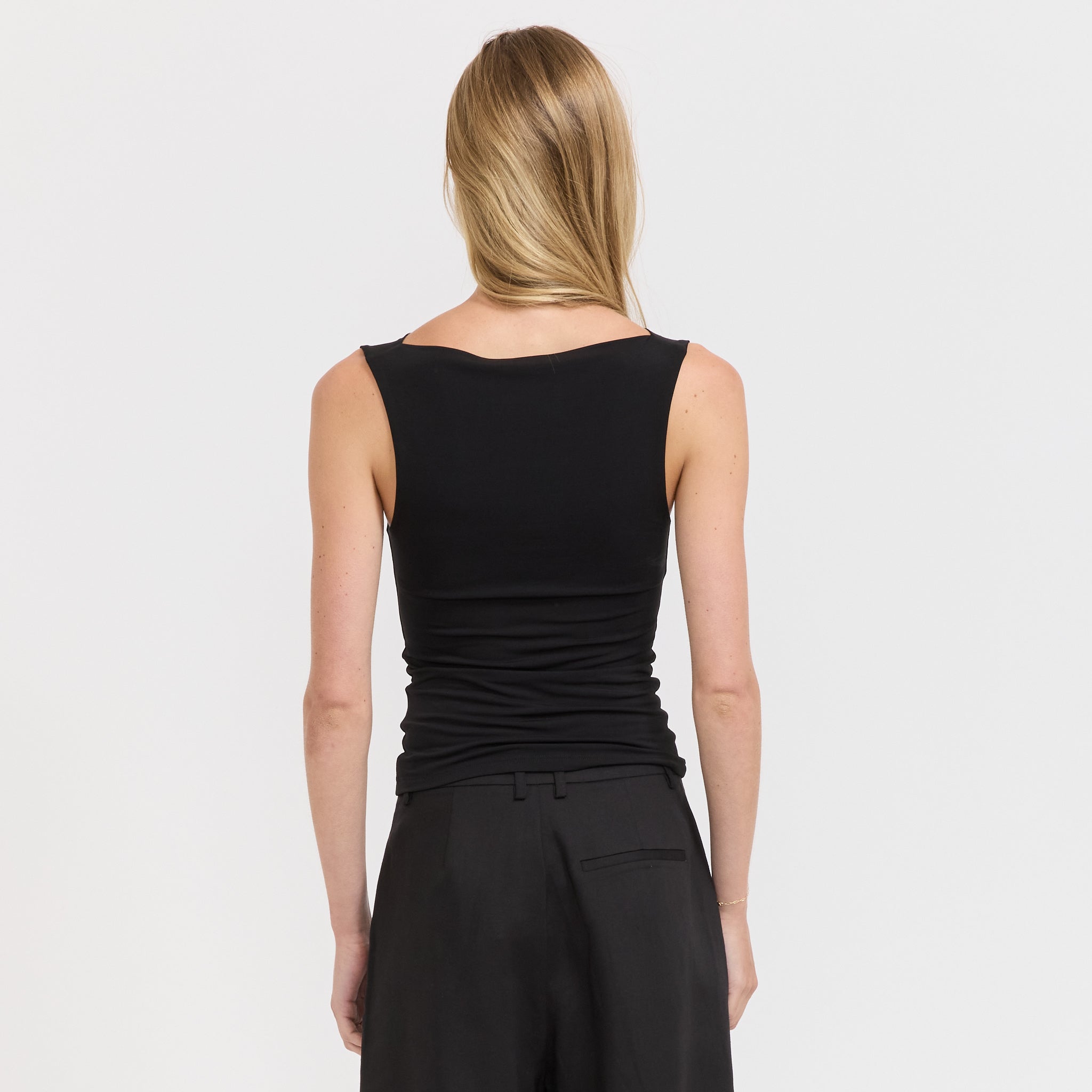 Permanent Vacation | Debut Tank Black | Maplestore