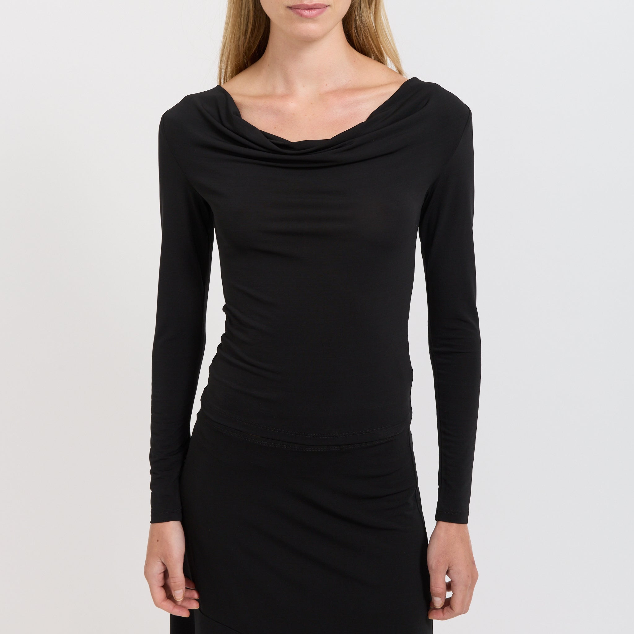 Permanent Vacation | Debut Top Black | Maplestore