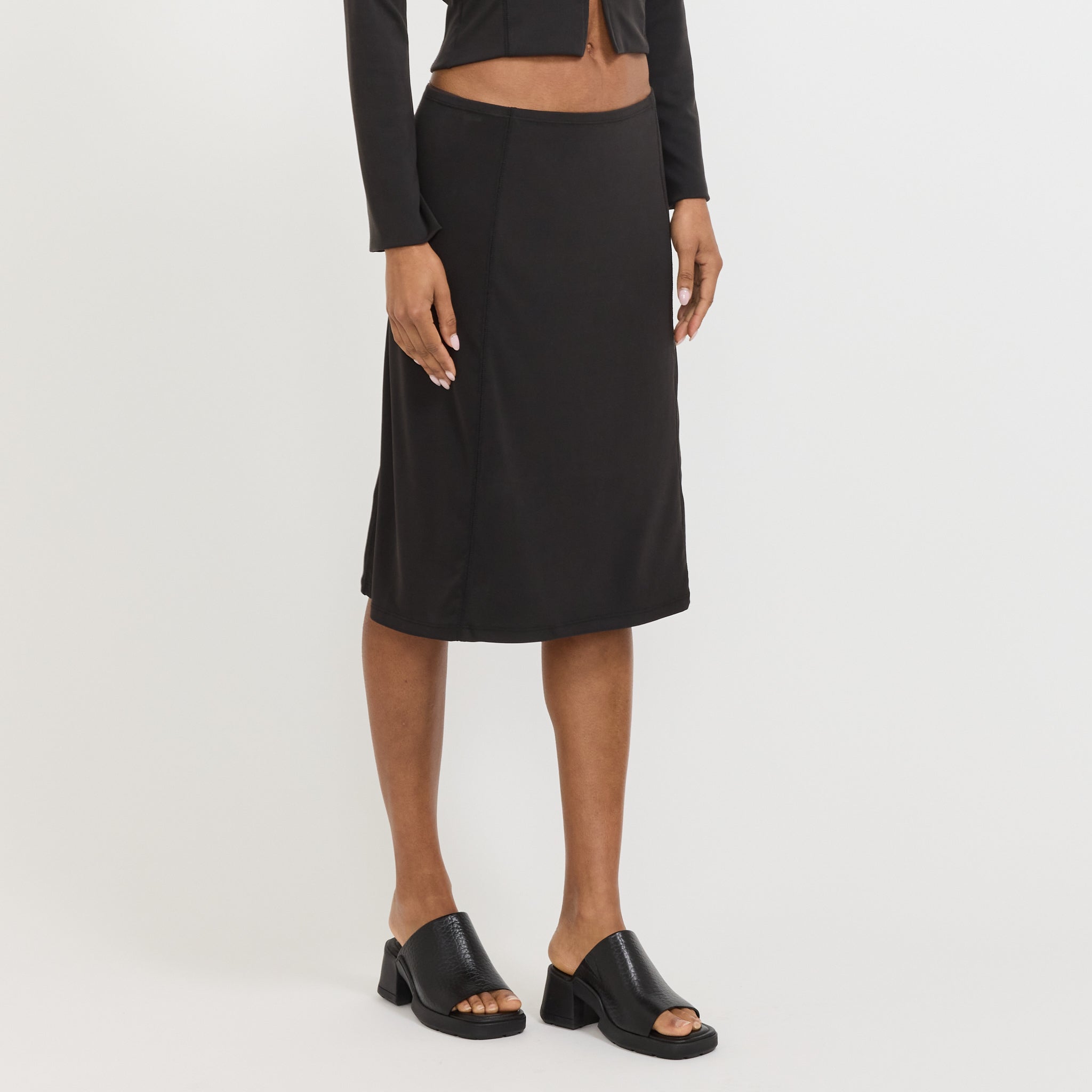 Resonance Skirt Black