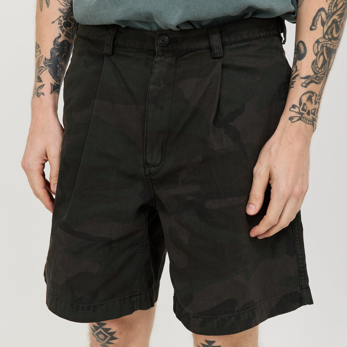 Adjustable Short Black Camo