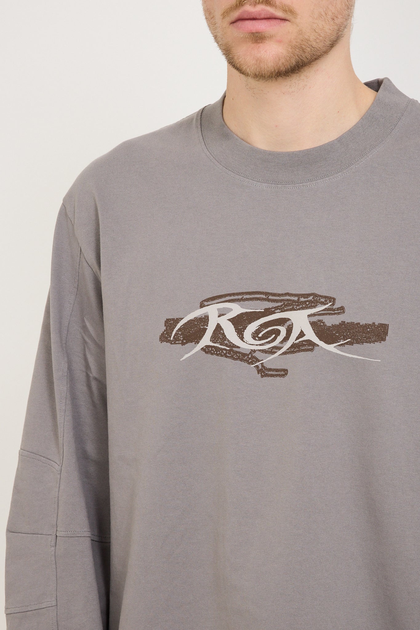 ROA | Long Sleeve Graphic City Skyline | Maplestore