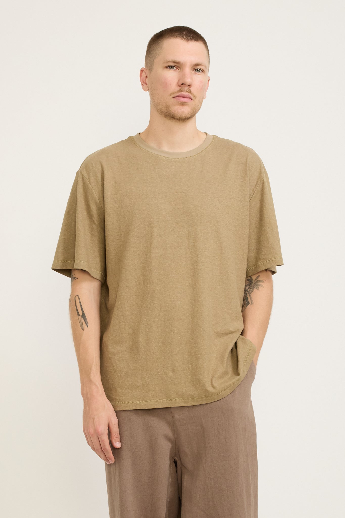 Satta | Flatlock Tee Light Olive | Maplestore