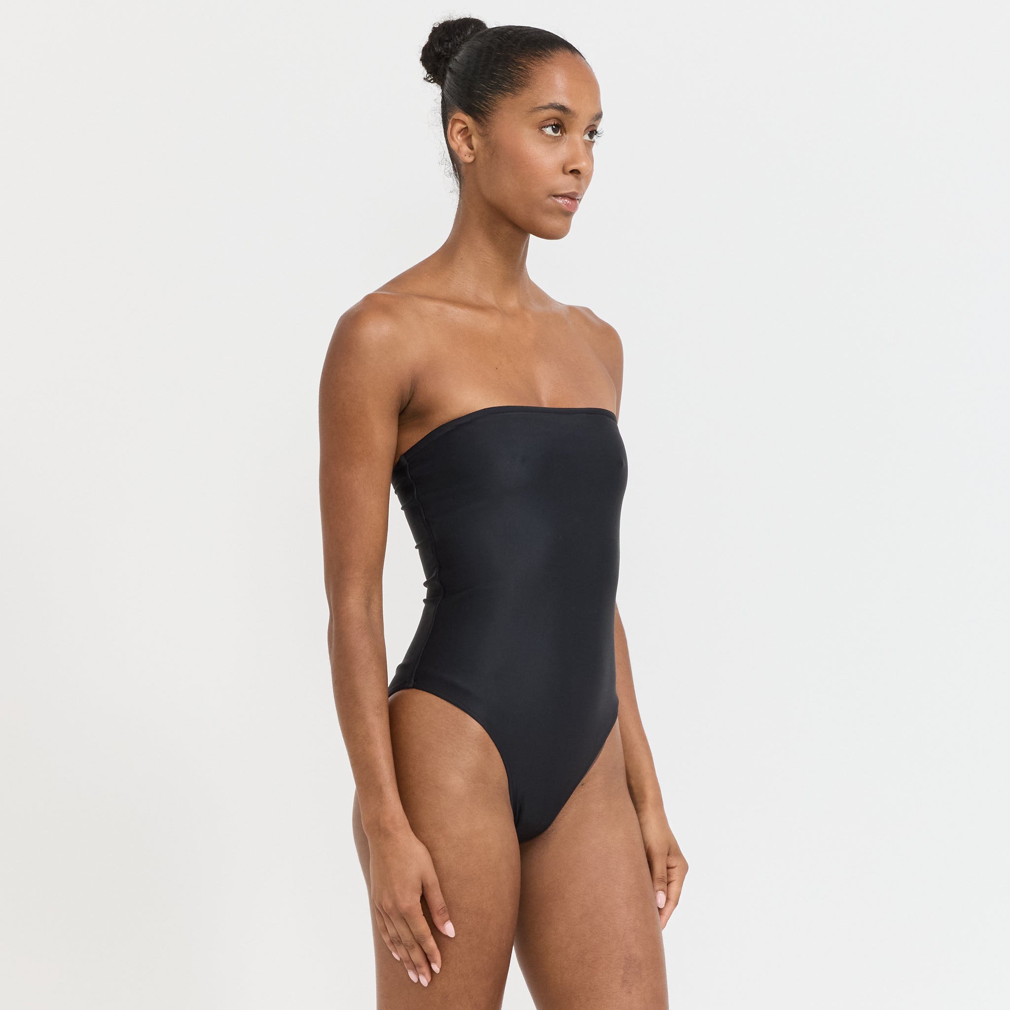 C.Design | Strapless Maillot Nero | Maplestore