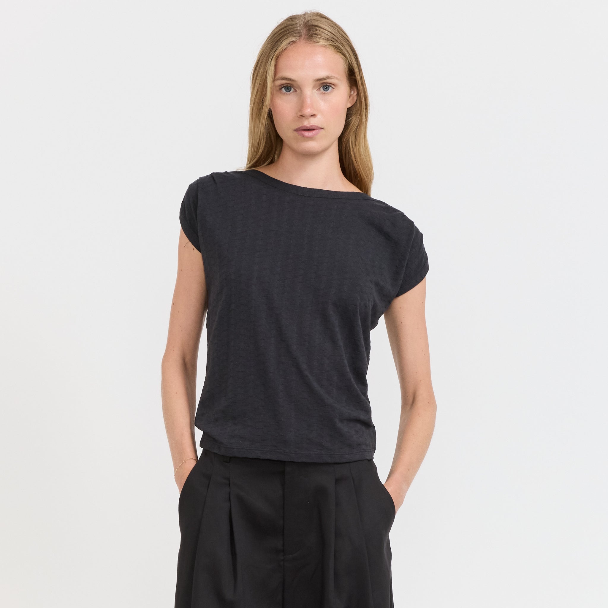 Sessun | Sixtojacquard Pleated Shoulder T-Shirt Moonless | Maplestore