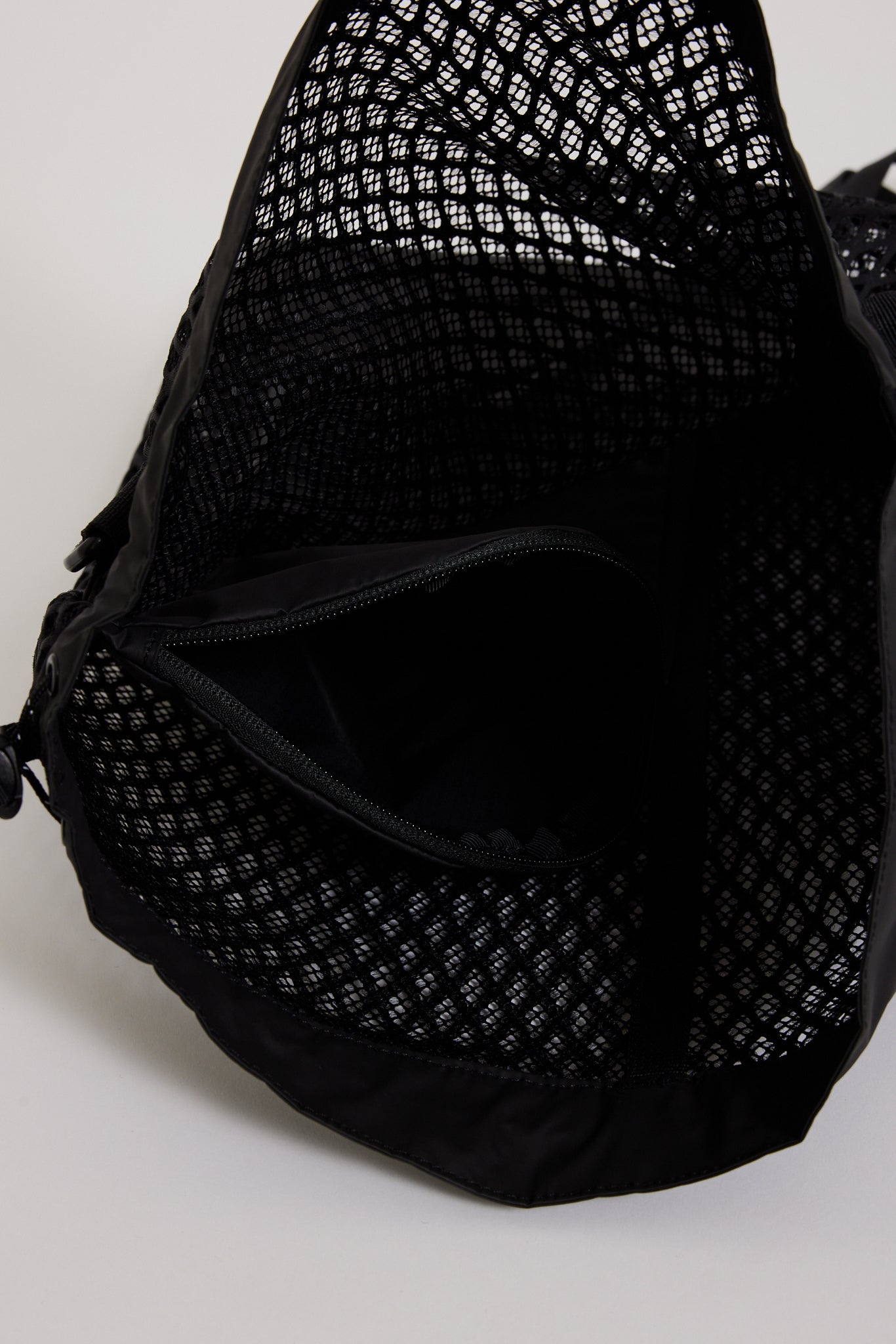 Snow Peak | Double Face Mesh Shoulder Bag Black | Maplestore