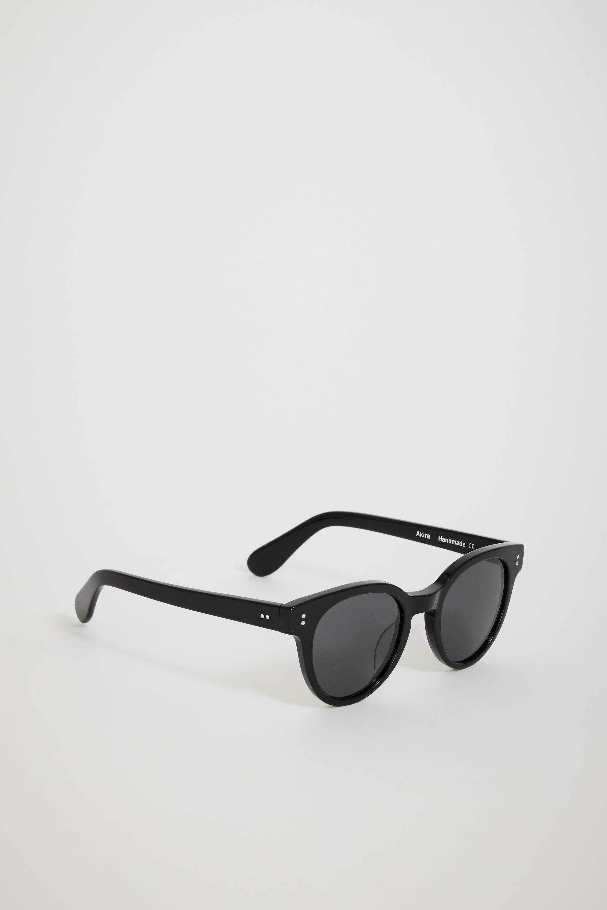 Sun Buddies | Akira Sunglasses Black | Maplestore