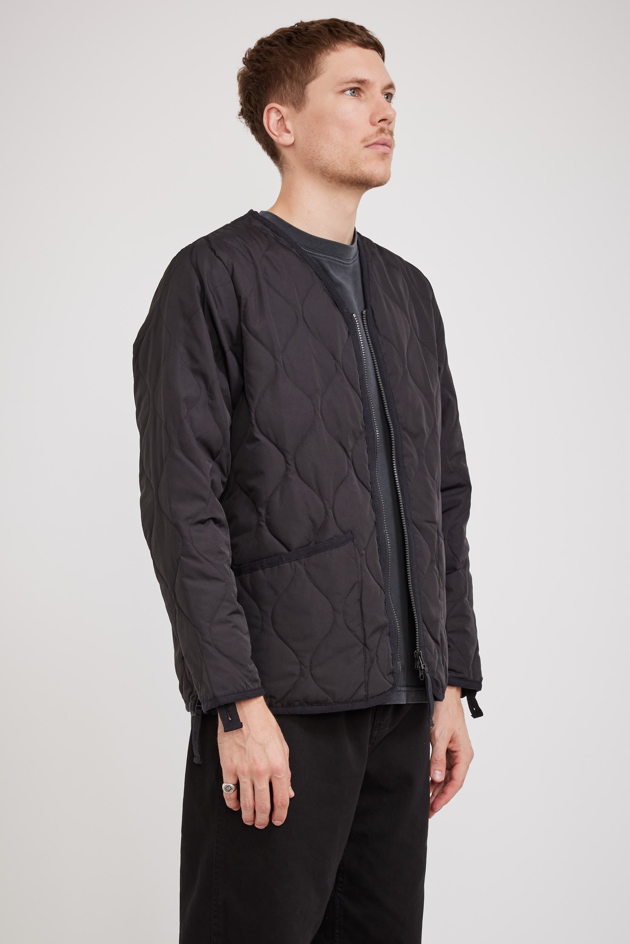 Taion | Military Zip V Neck Down Jacket Black | Maplestore