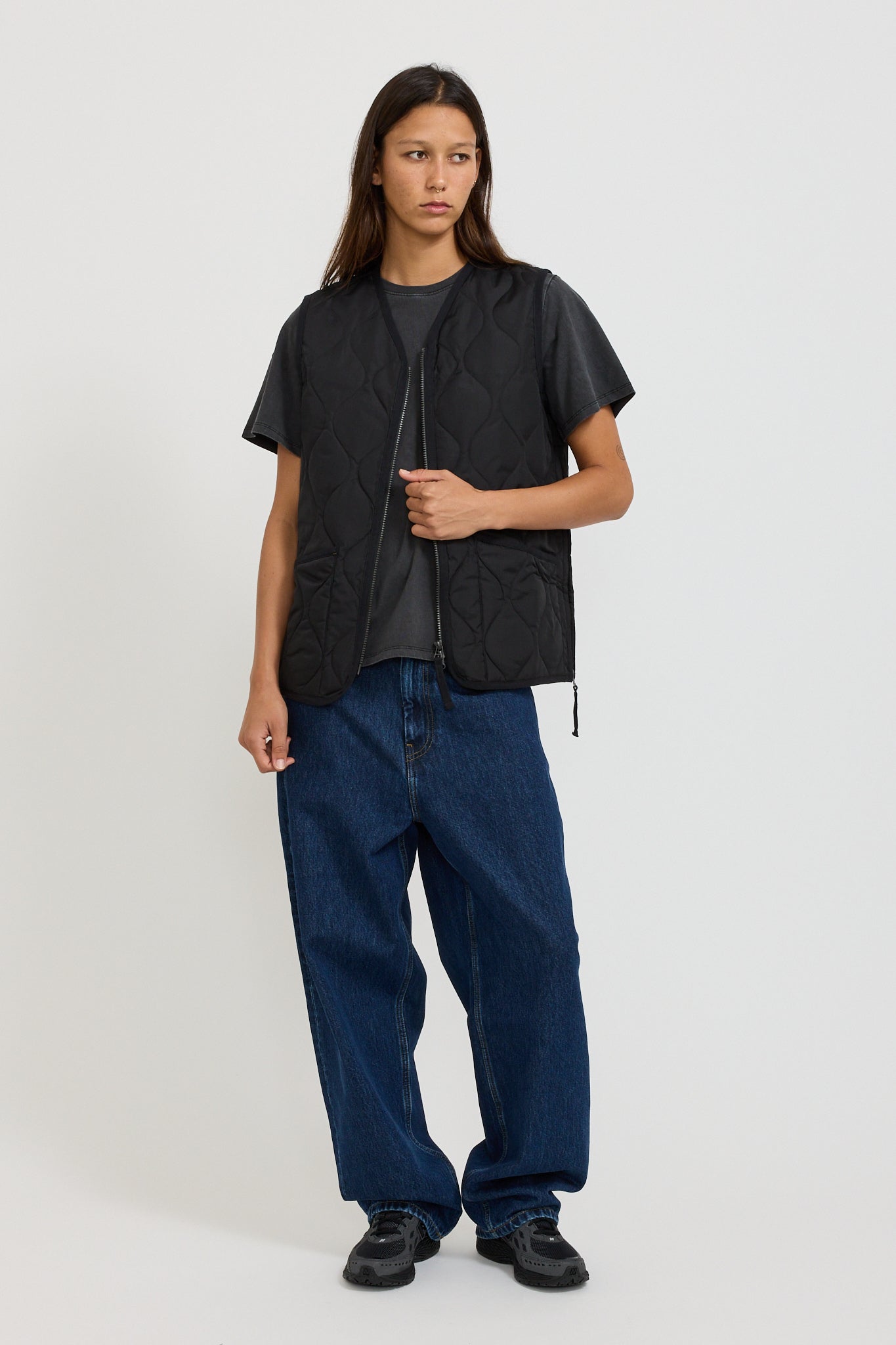 Taion | Women's Military Zip V Neck Down Vest Black | Maplestore