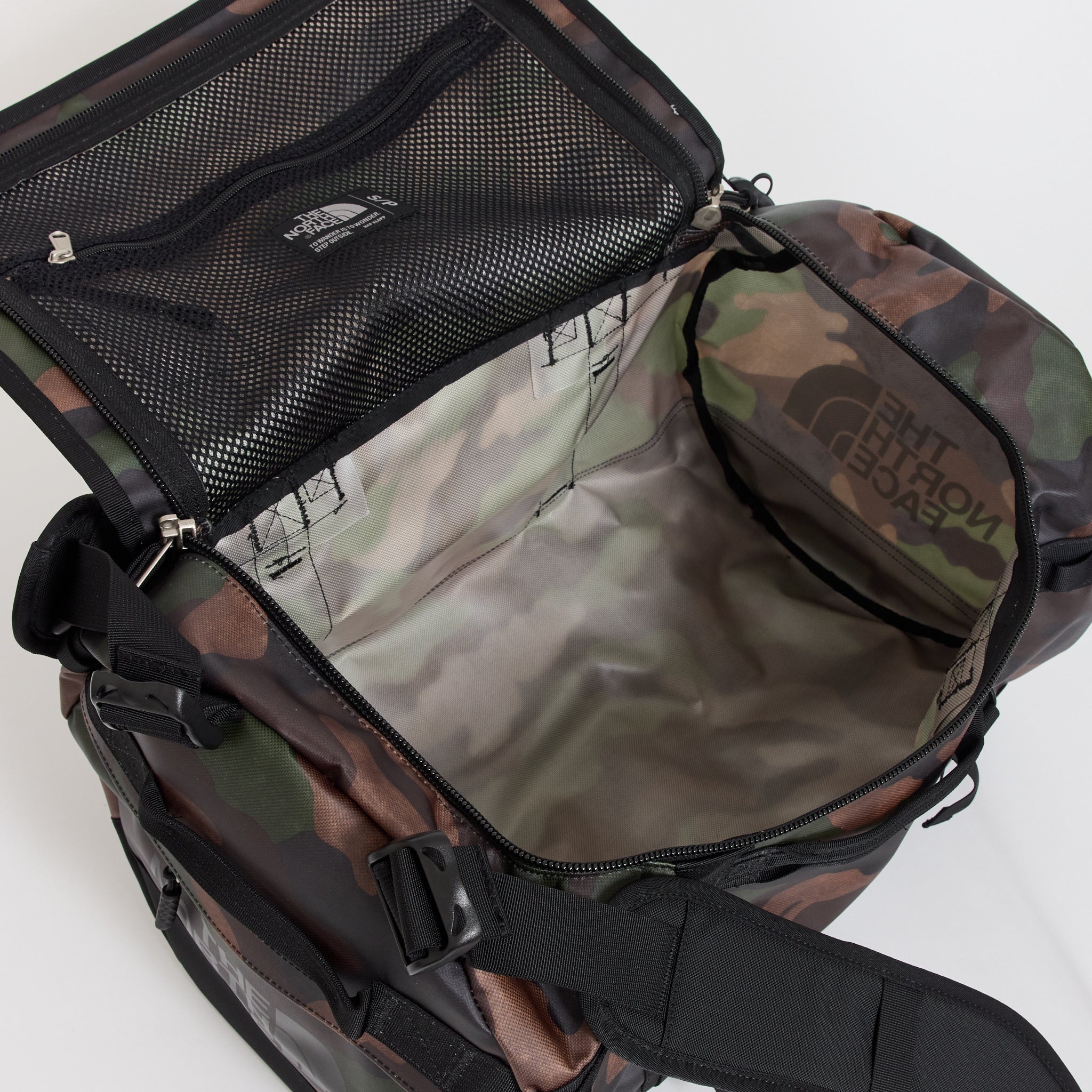 Base Camp Duffel S TNF Black Camo