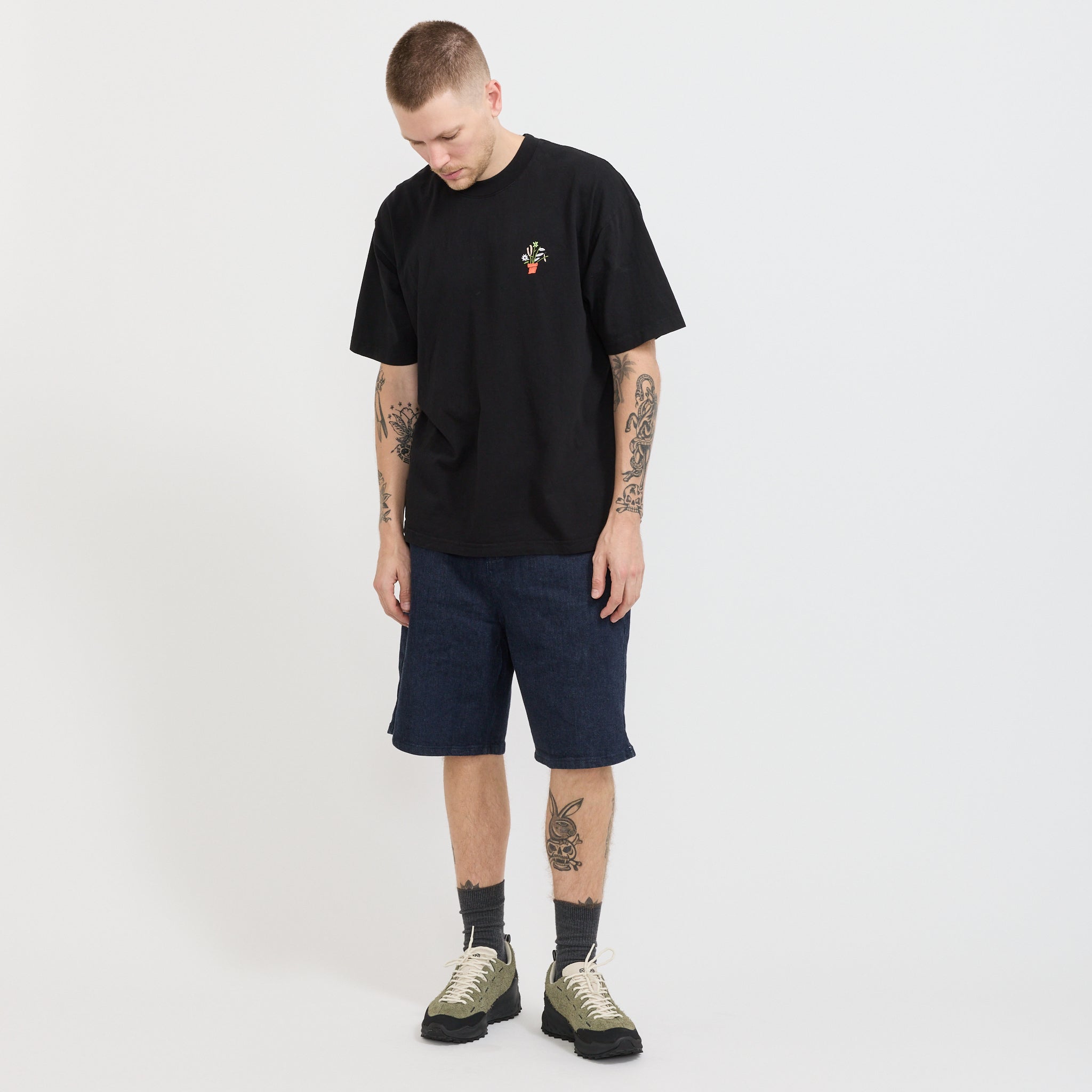 Plants Embroidered Tee Black