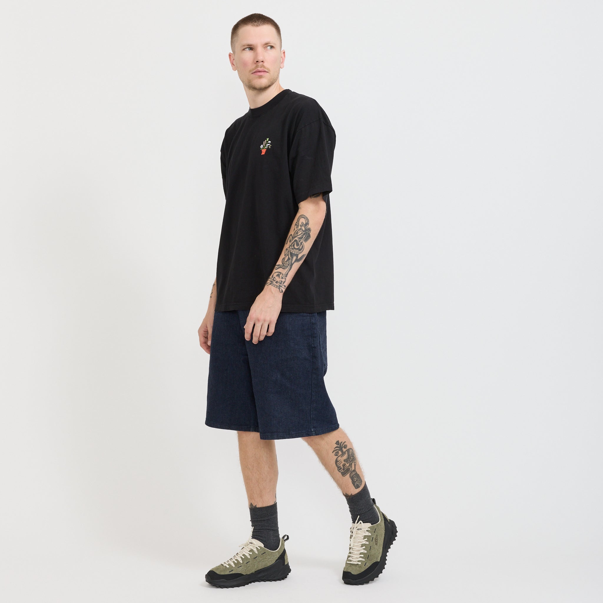 Plants Embroidered Tee Black