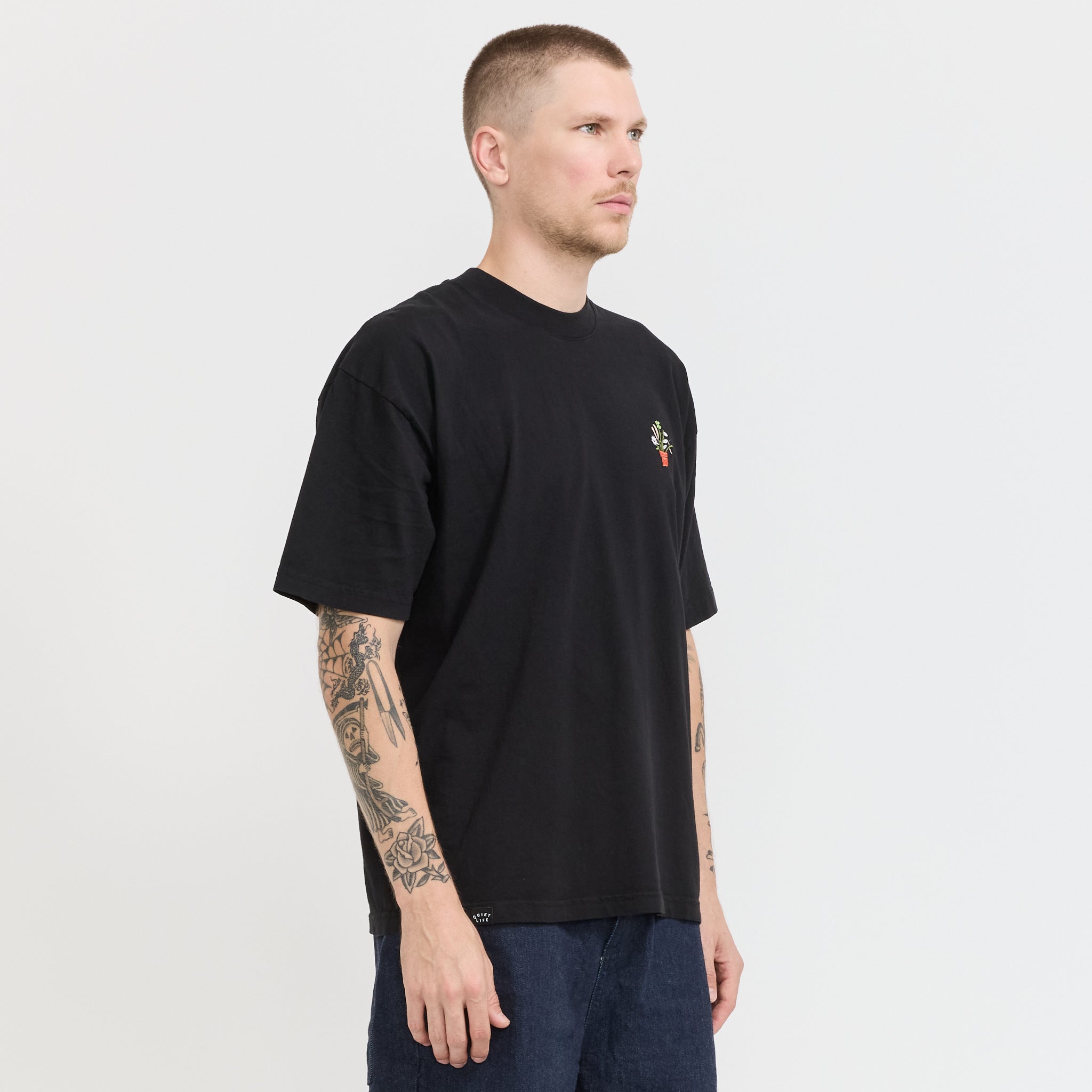 Plants Embroidered Tee Black