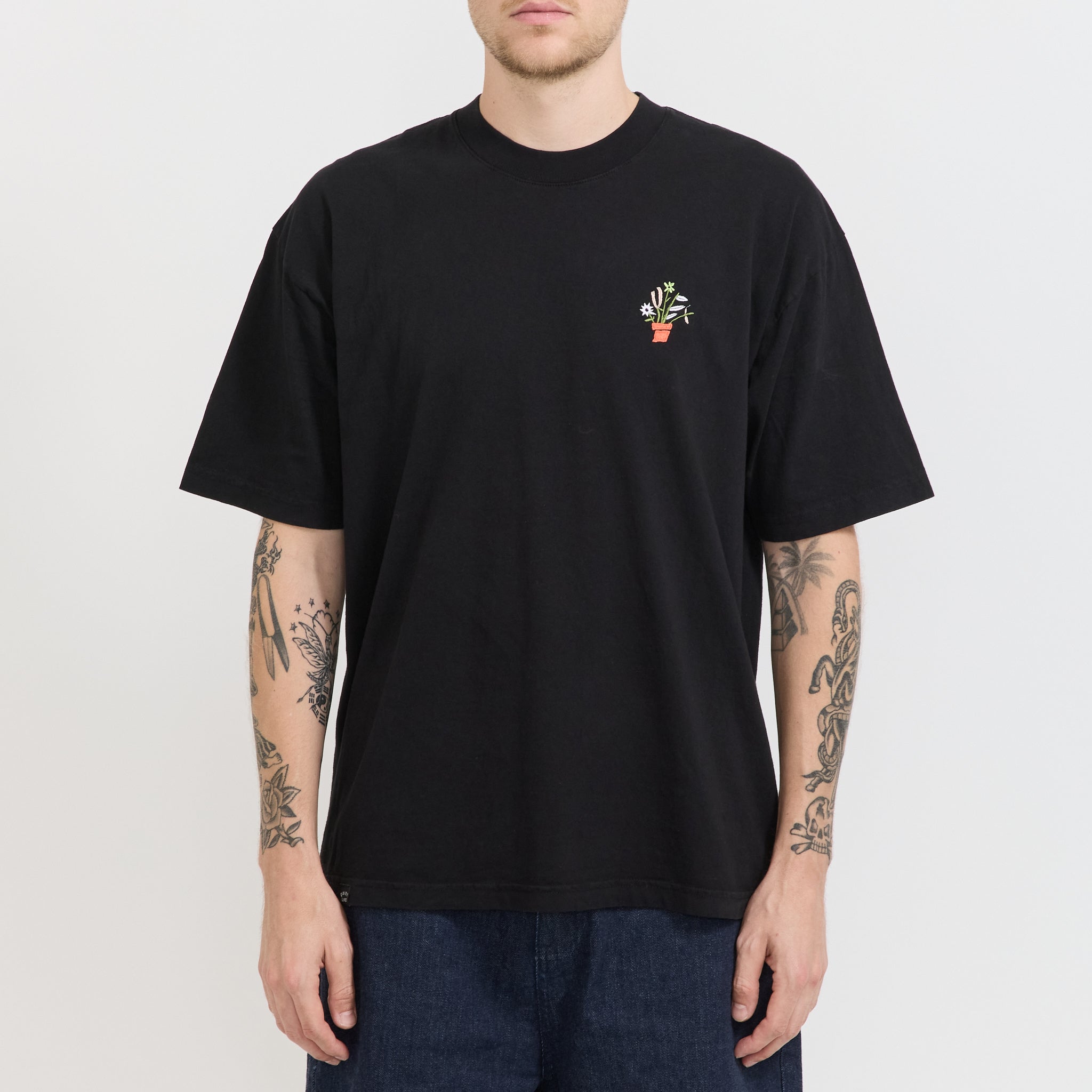 Plants Embroidered Tee Black