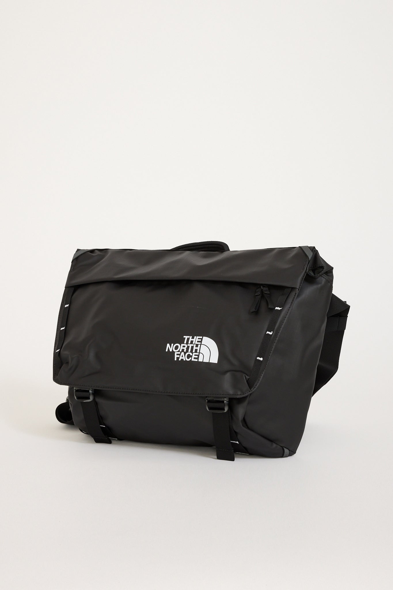 Base Camp Voyager Messenger Bag TNF Black