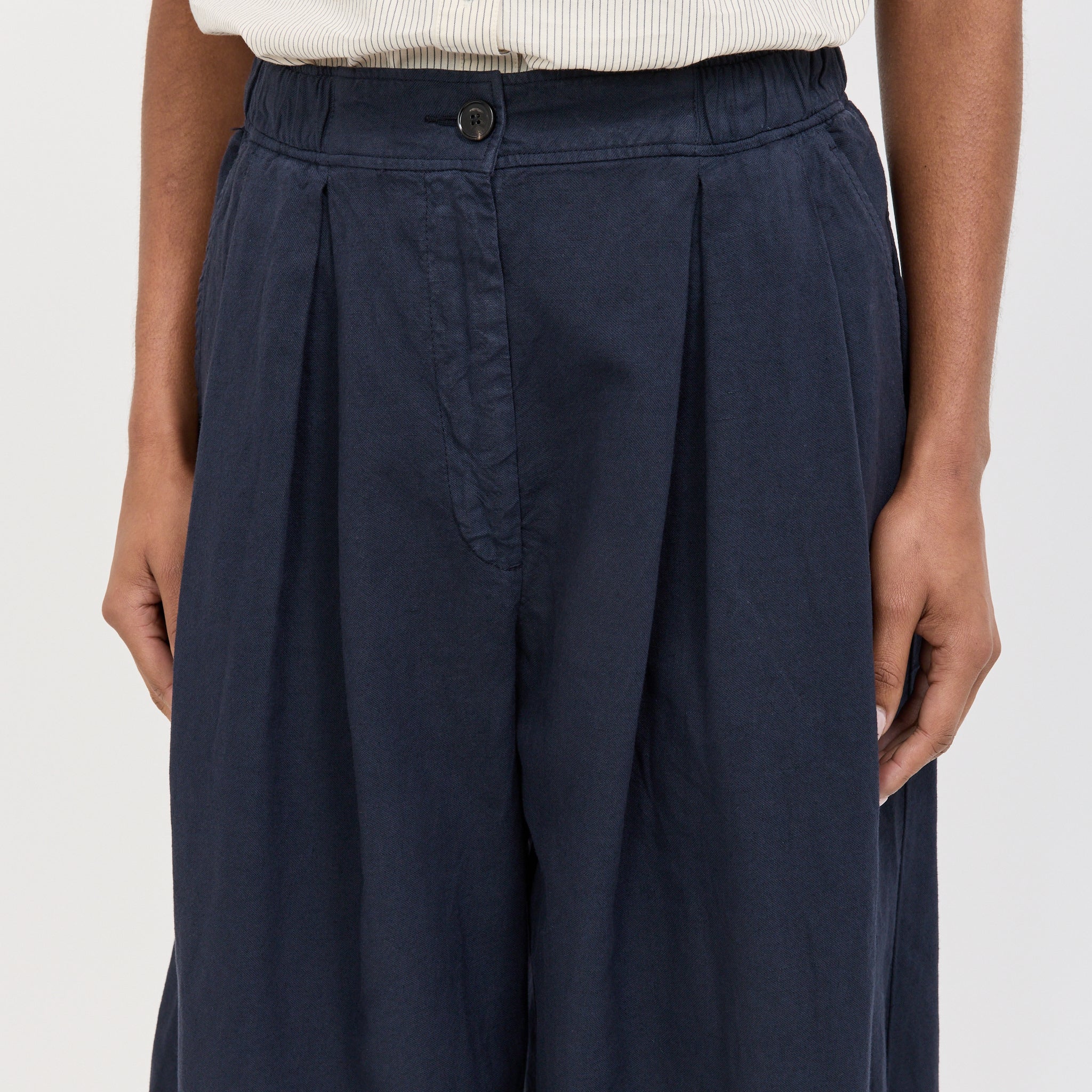 Toast | Cotton Linen Canvas Wide Leg Trousers Anthracite | Maplestore