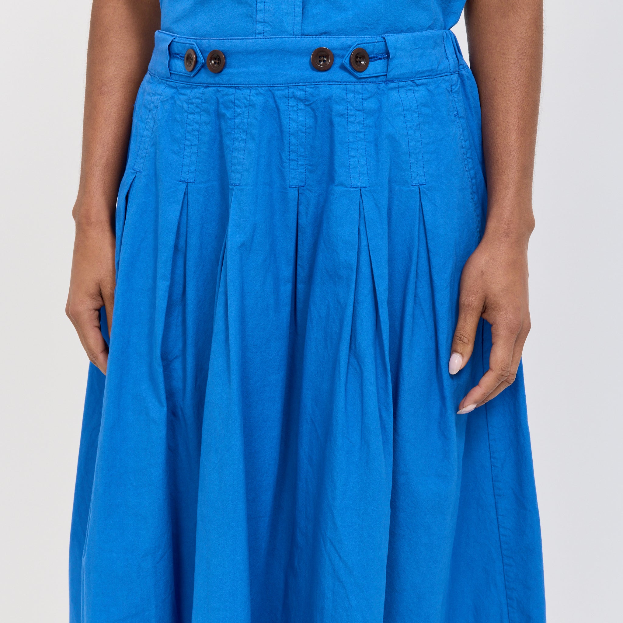 Toast | Pleated Cotton Linen Poplin Skirt Enamel Blue | Maplestore
