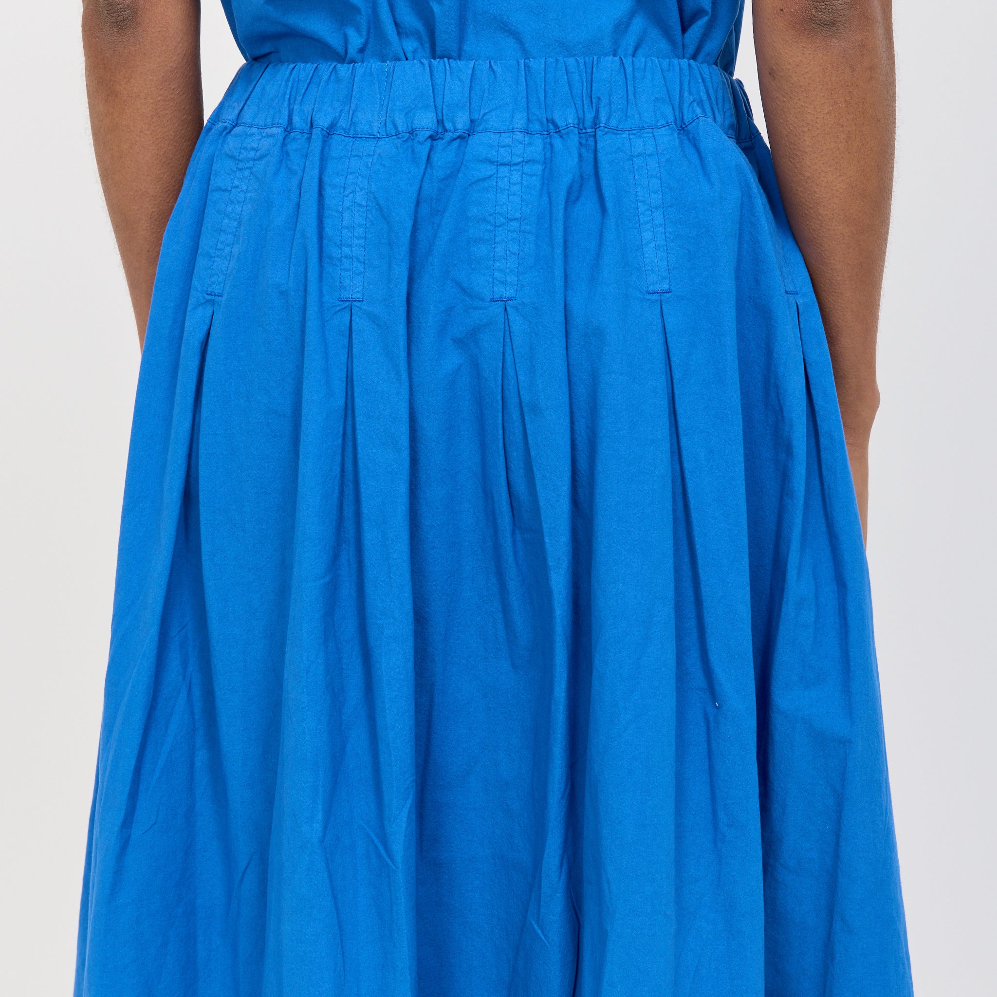 Toast | Pleated Cotton Linen Poplin Skirt Enamel Blue | Maplestore