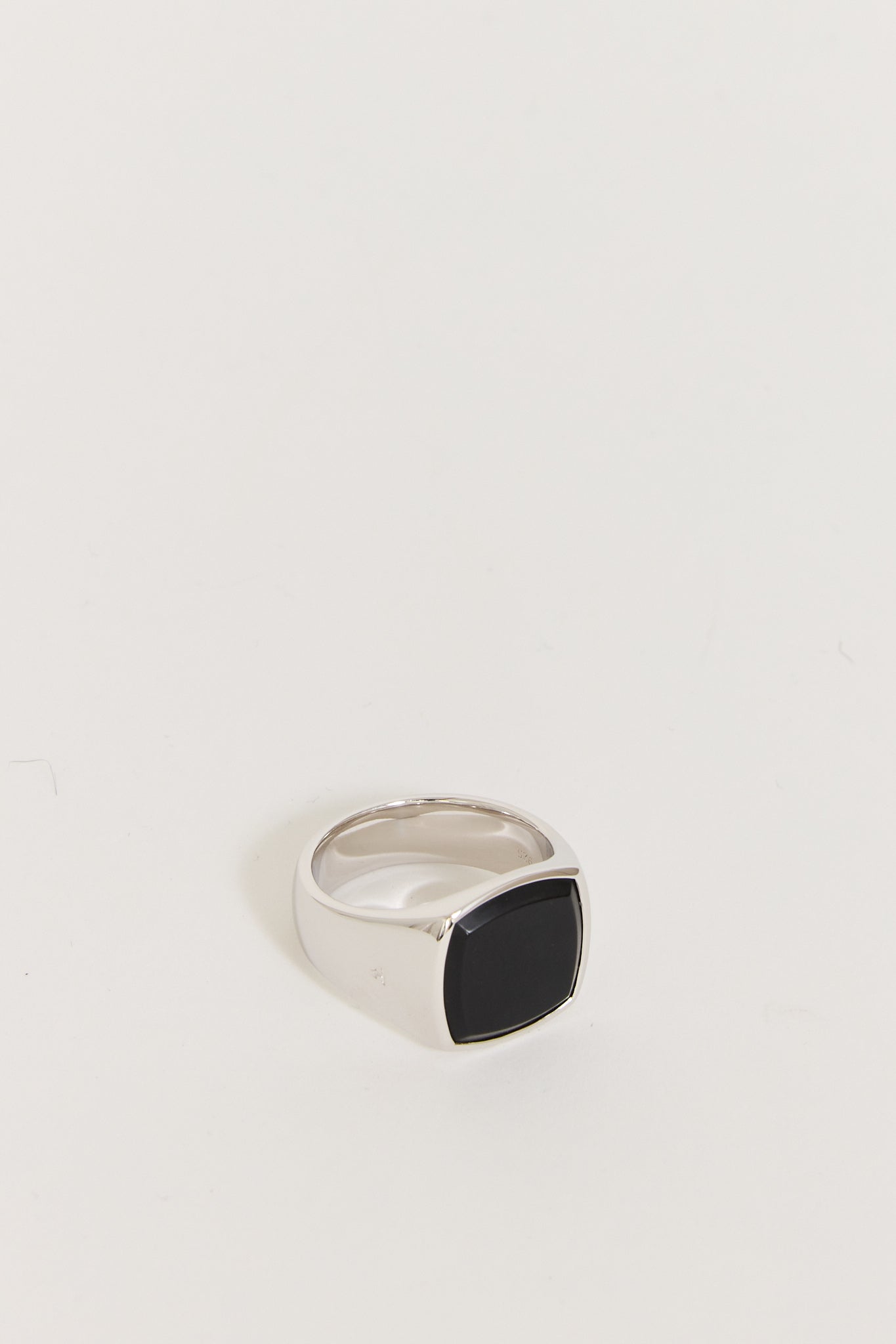 Tom Wood | Cushion Black Onyx Silver | Maplestore