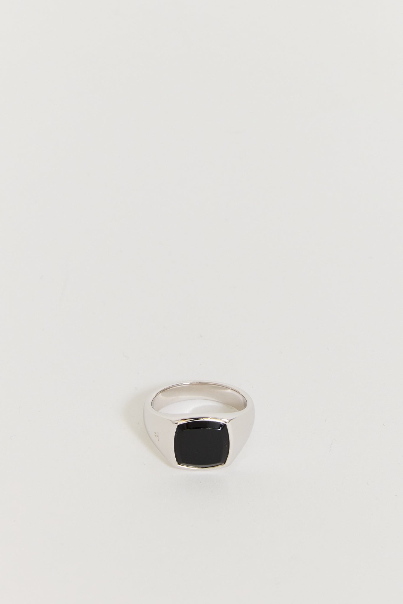 Tom Wood | Kay Ring Polished Onyx Silver | Maplestore