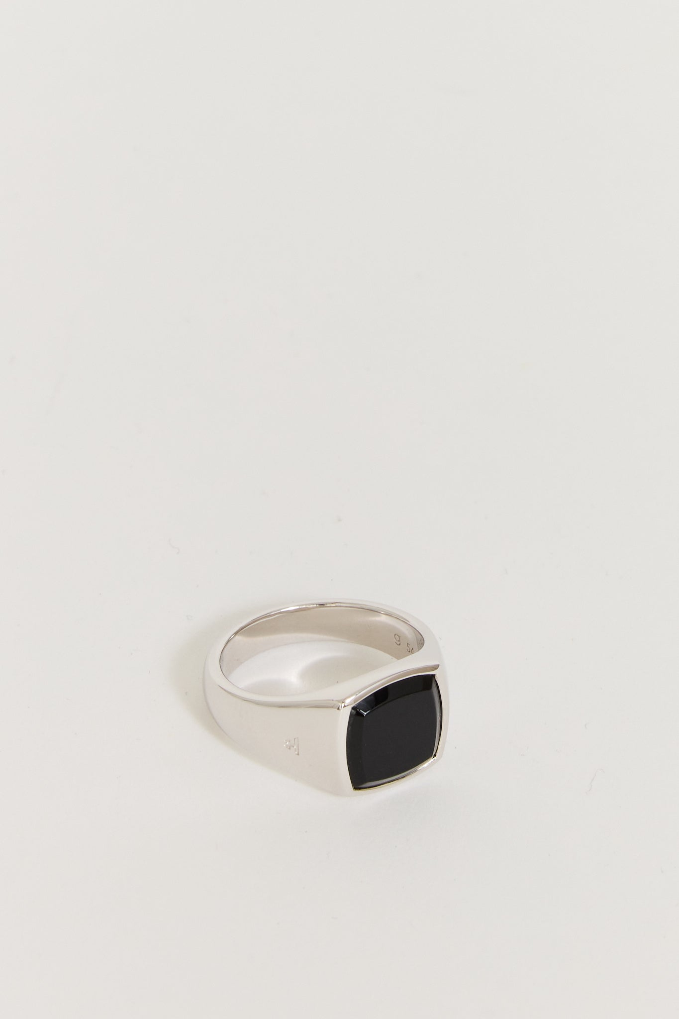 Tom Wood | Kay Ring Polished Onyx Silver | Maplestore