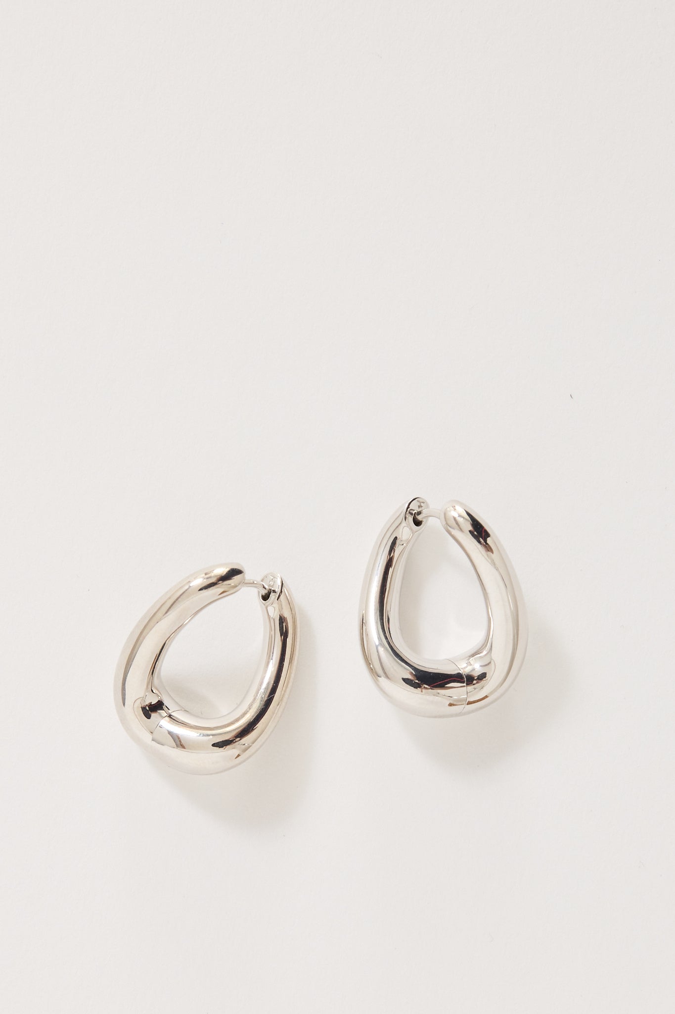 Tom Wood | Twist Hoops Silver | Maplestore