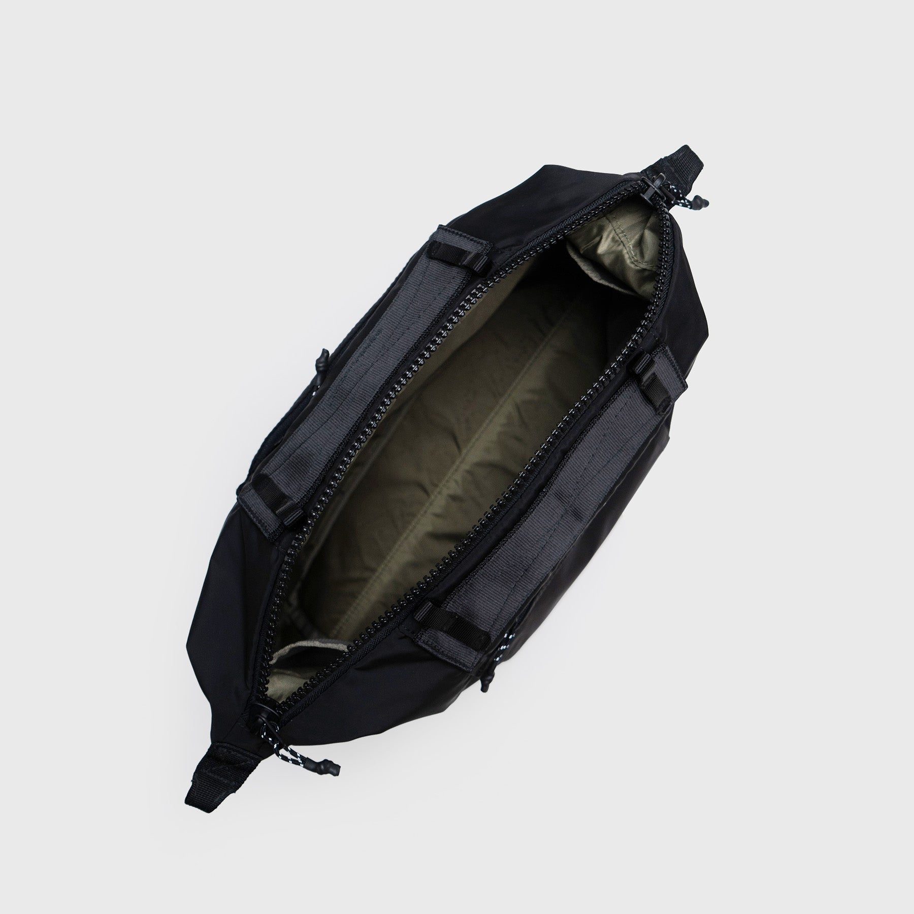 Explorer Tote Medium Black Tech Sateen