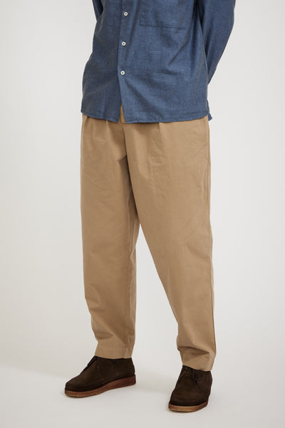 Universal Works | Pleated Track Pant Organic Utility Cotton Sand | Maplestore