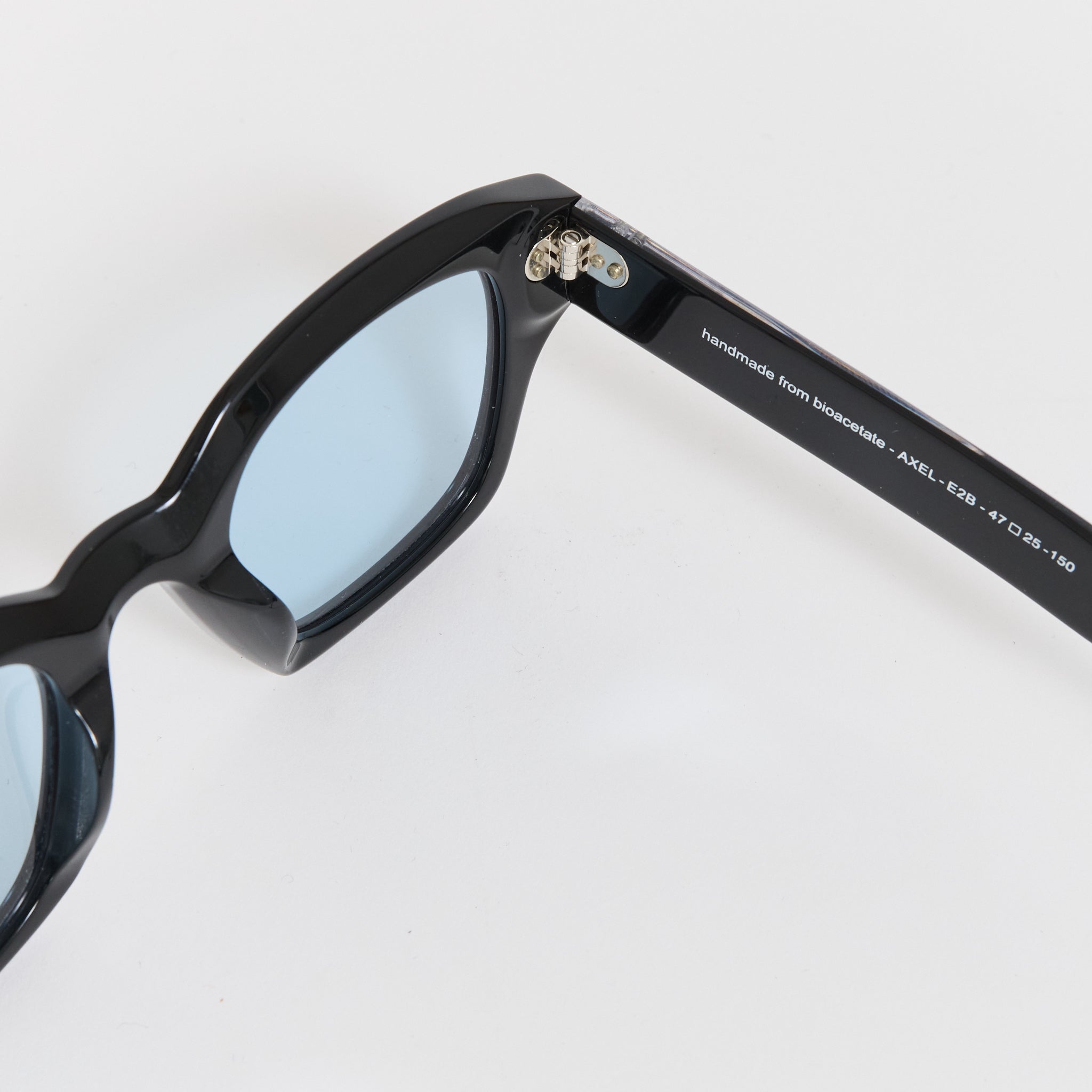 Waiting For The Sun | Axel Noir E2B Bleu Tamis Verres | Maplestore