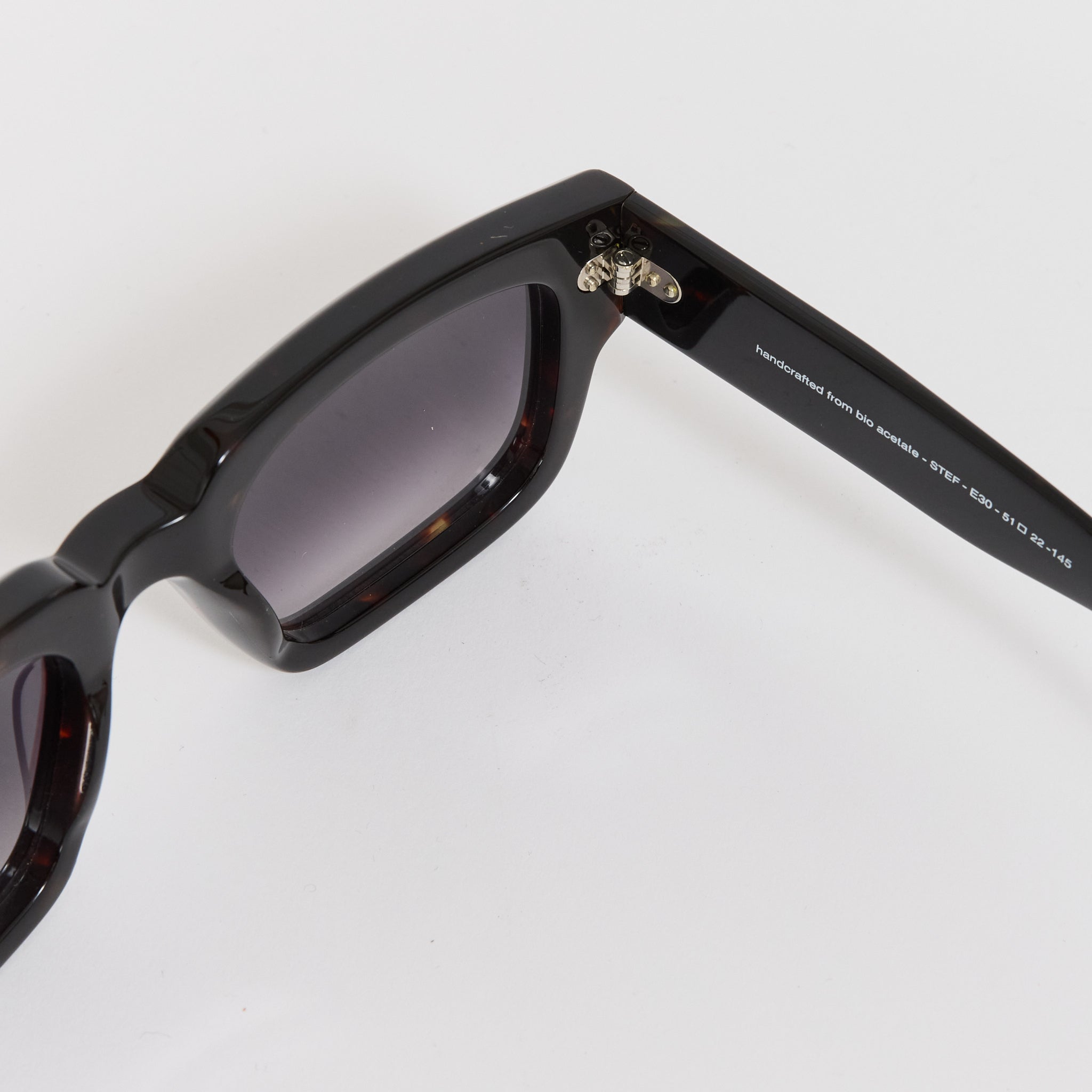 Waiting For The Sun | Stef Ecaille Noire E30 Verres Degrade Pourpre | Maplestore