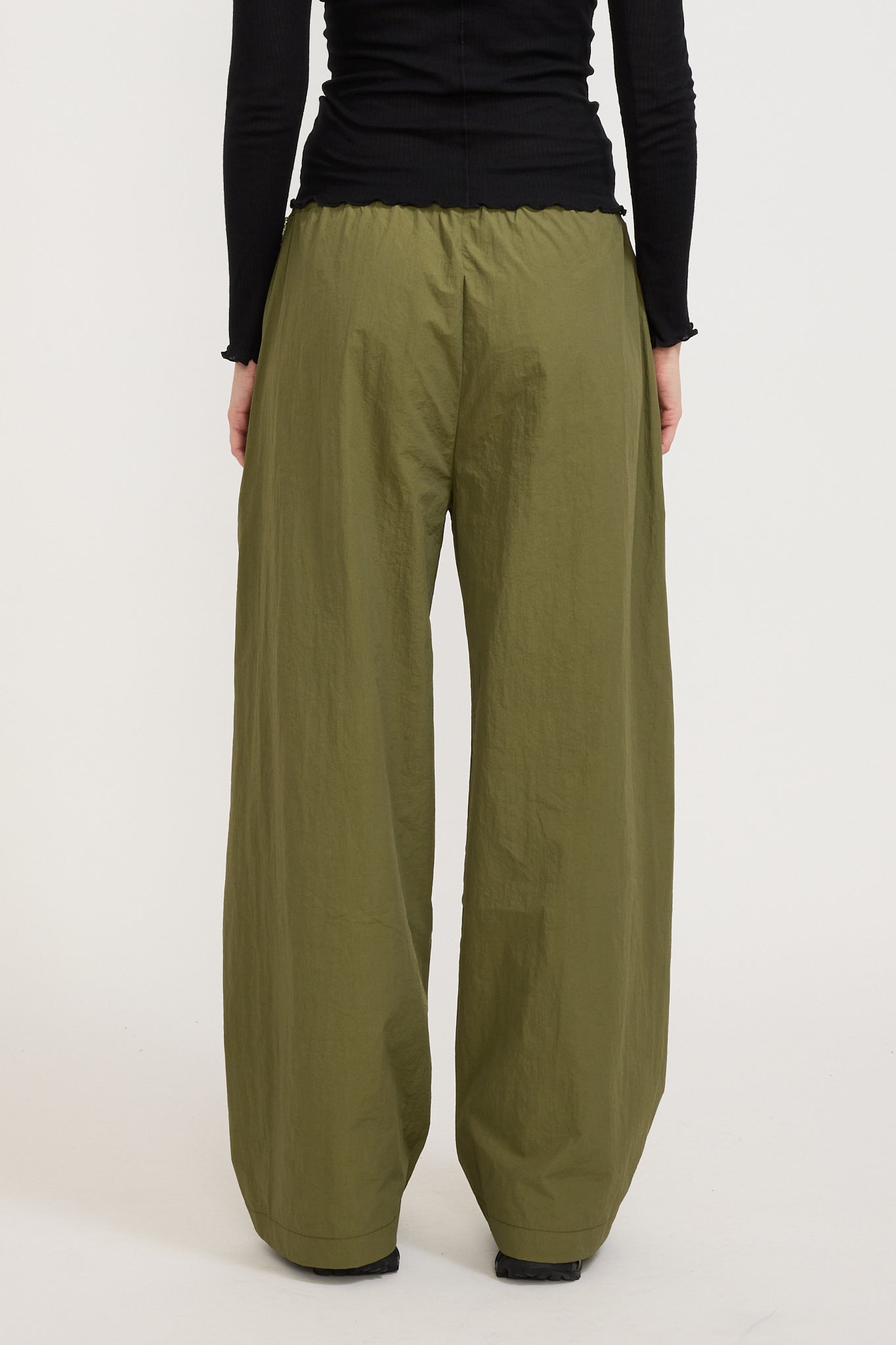 Wynn Hamlyn | Zipper Track Pants Khaki | Maplestore