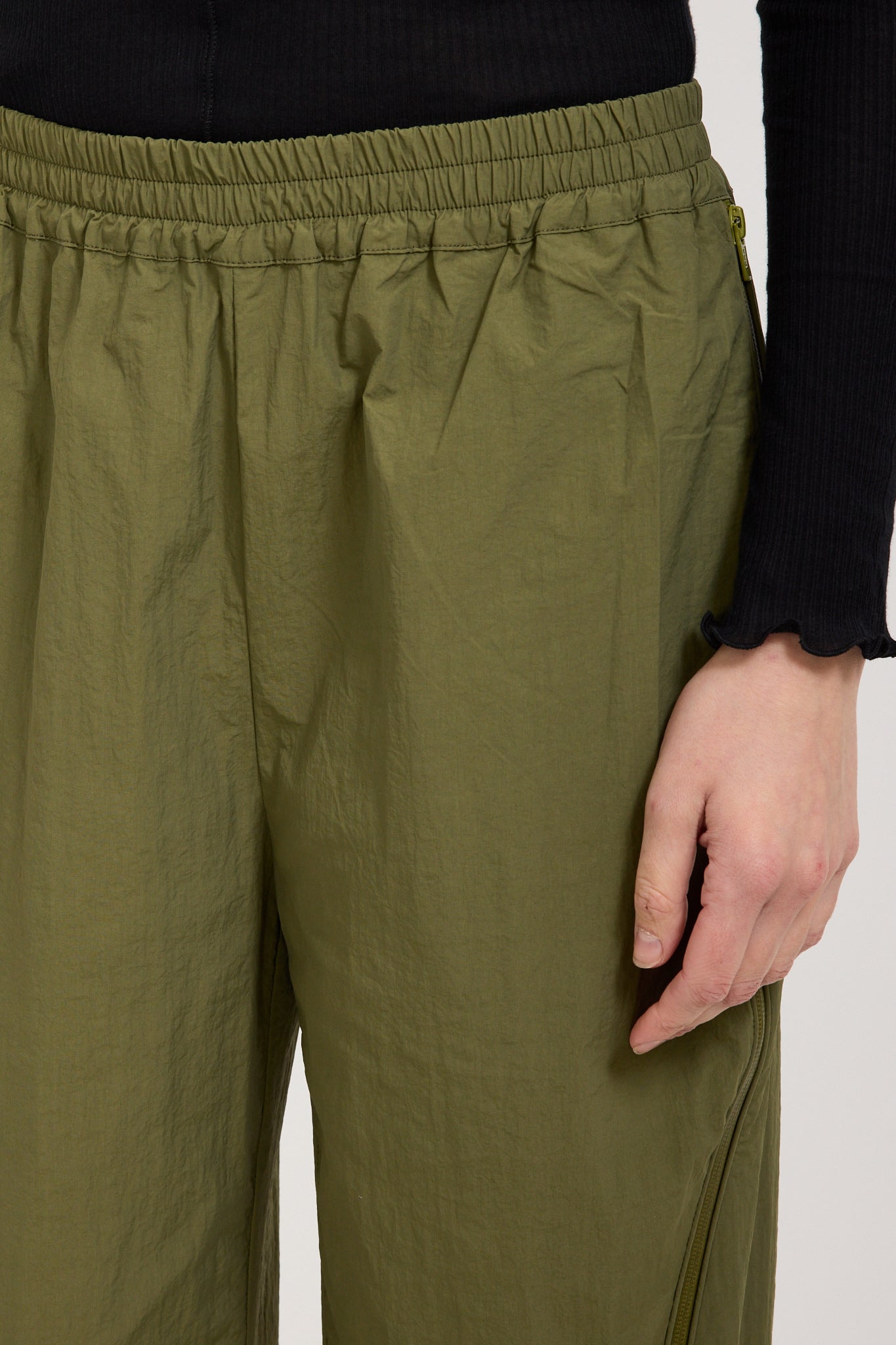 Wynn Hamlyn | Zipper Track Pants Khaki | Maplestore