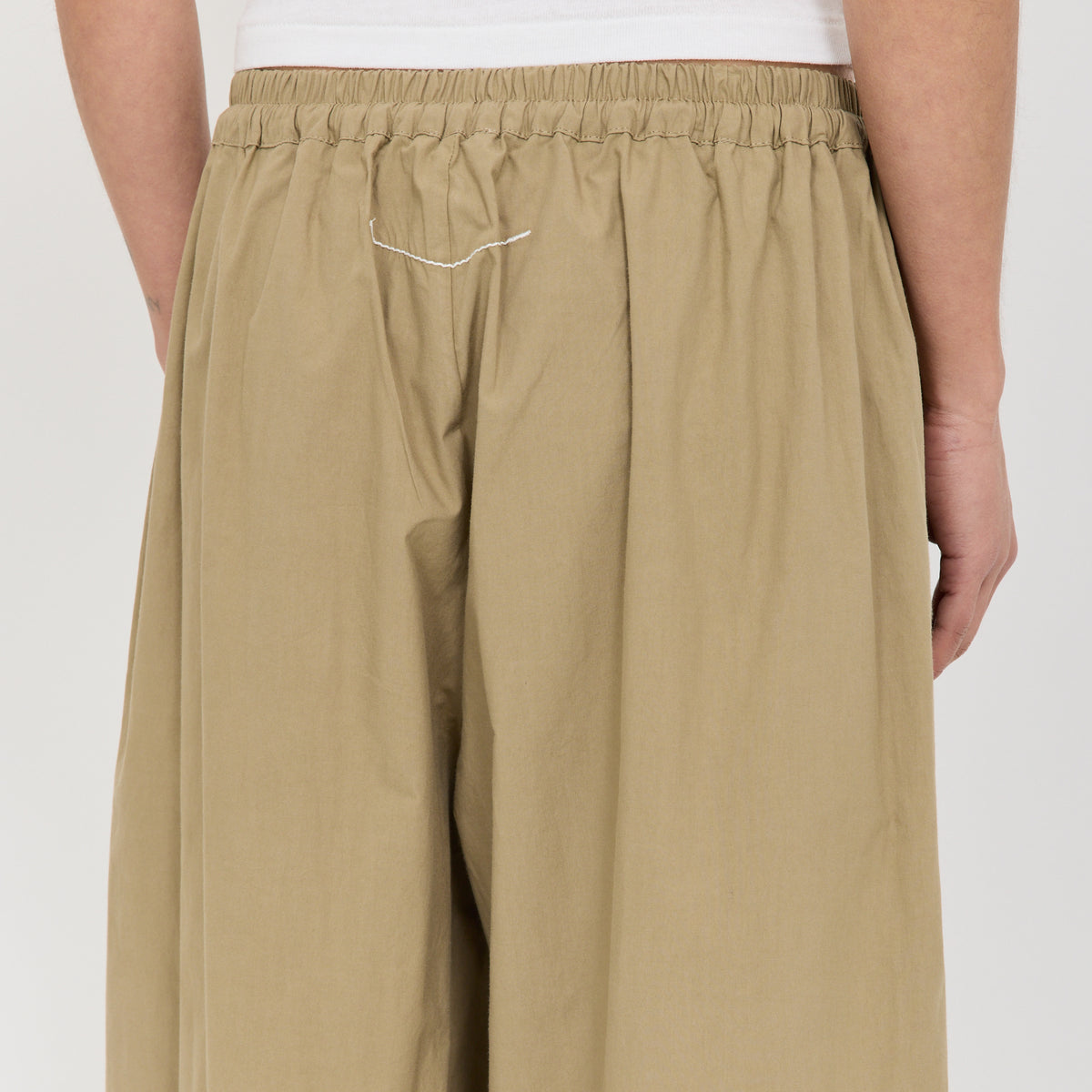 Bassike | Crushed Cotton Pleated Pant Taupe | Maplestore