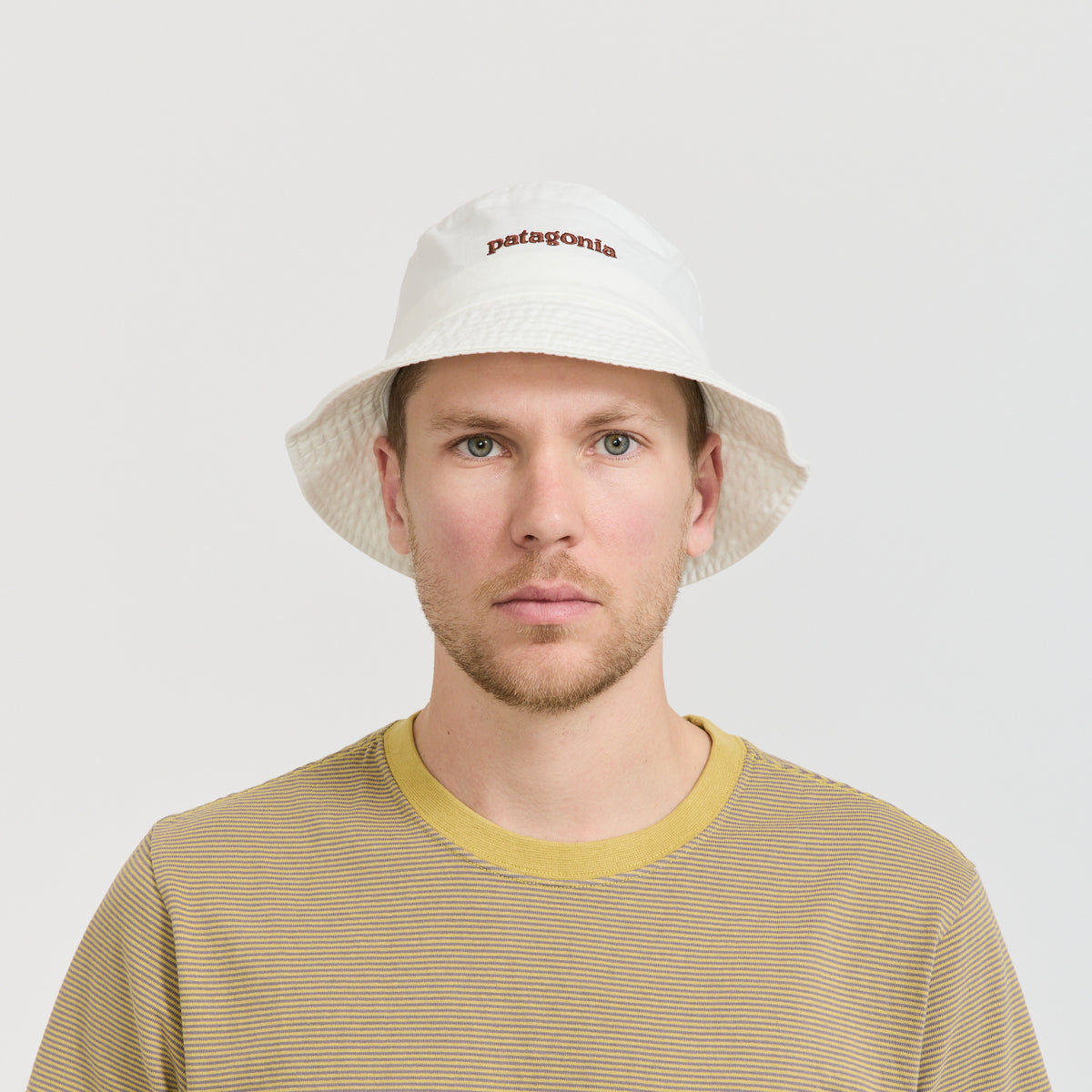 Patagonia | Graphic Bucket Hat Text Logo: Birch White | Maplestore