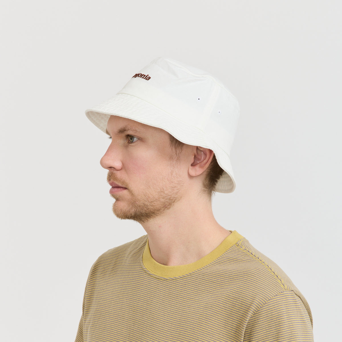 Patagonia | Graphic Bucket Hat Text Logo: Birch White | Maplestore