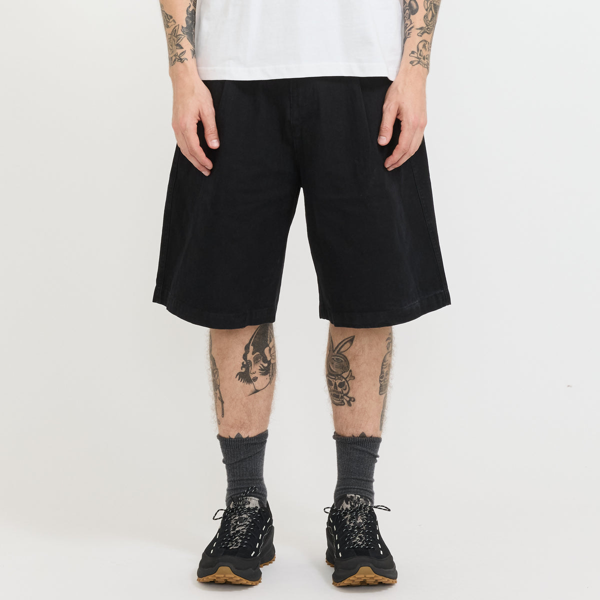 Butter Goods | Pleated Shorts Washed Black | Maplestore