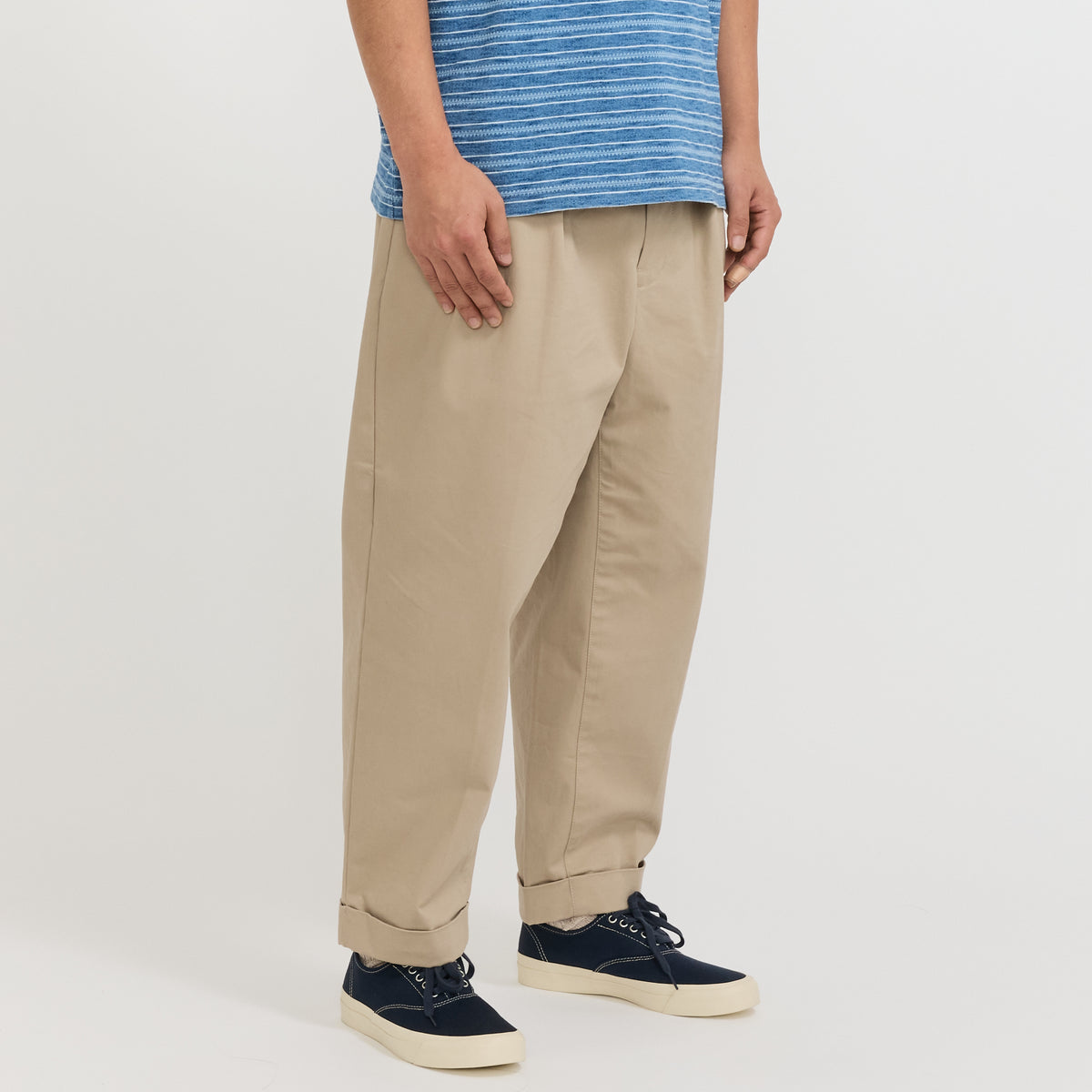 Beams Plus | 2 Pleats Twill Pant Khaki | Maplestore