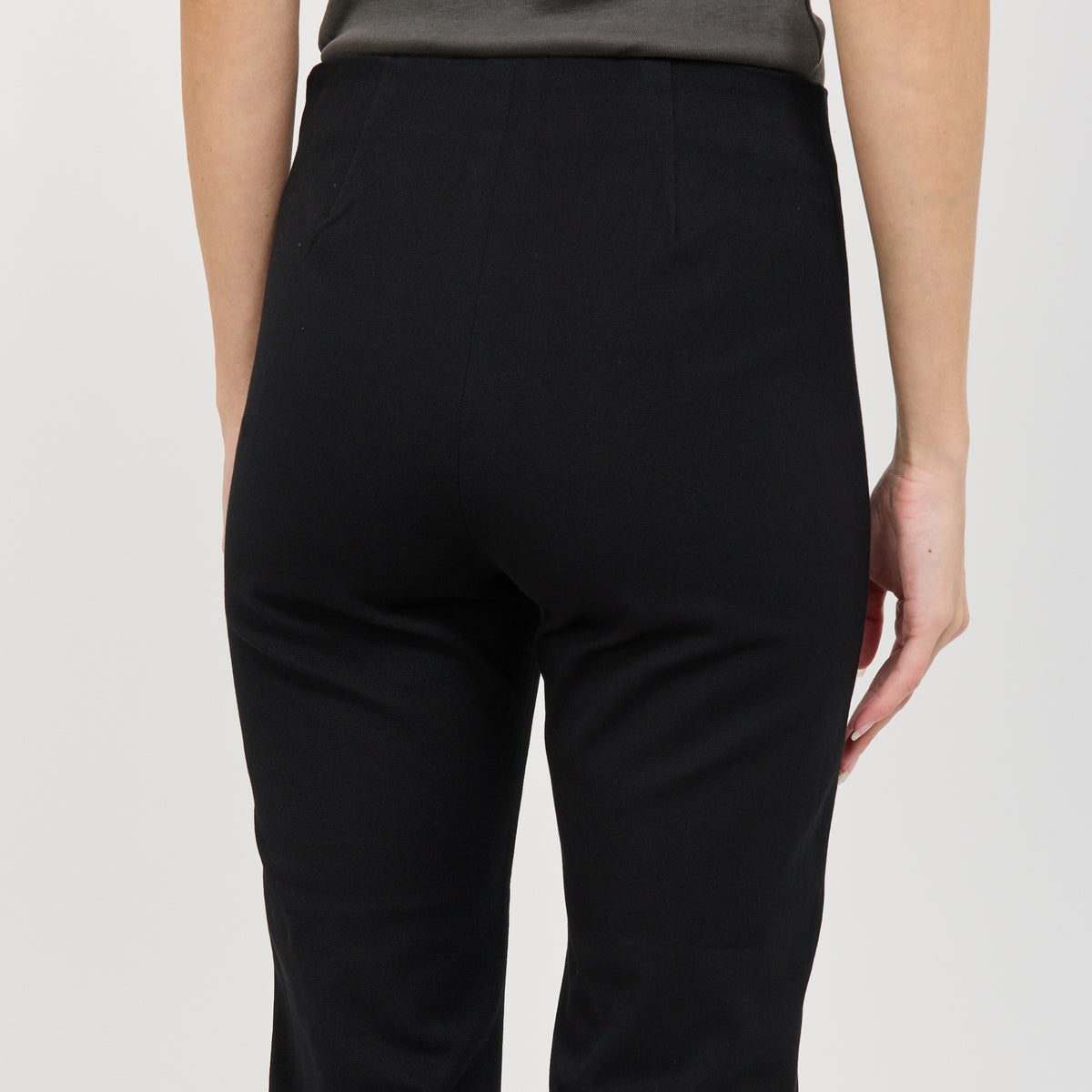 St. Agni | Compact Cotton Minimal Crop Pants Black | Maplestore