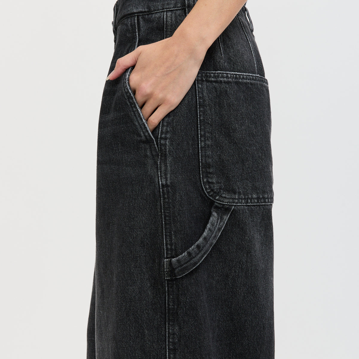 Girls of Dust | Submarine Chino Black Vintage Wash | Maplestore
